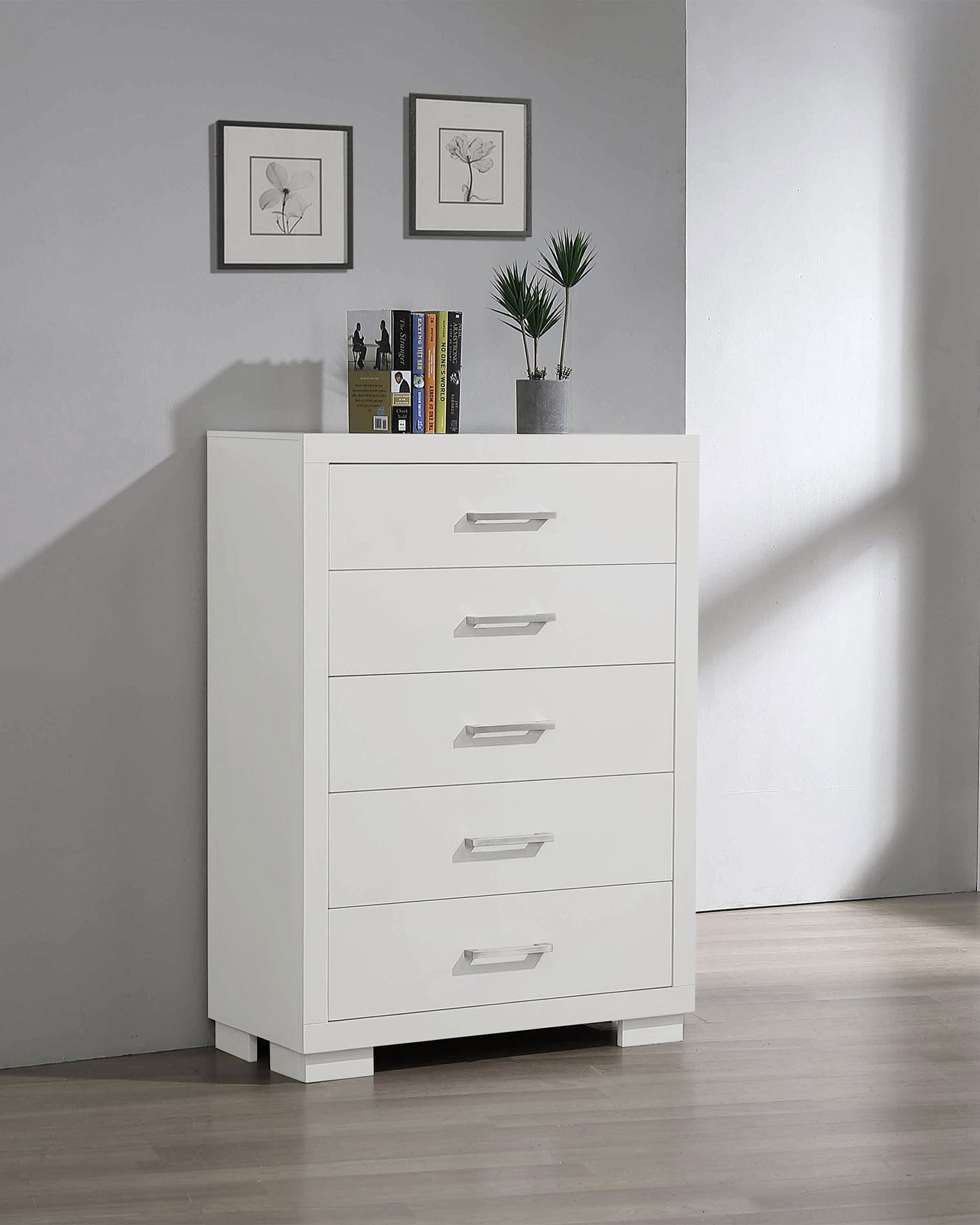 Jessica 5-drawer Bedroom Chest Snow White - Tampa Furniture Outlet