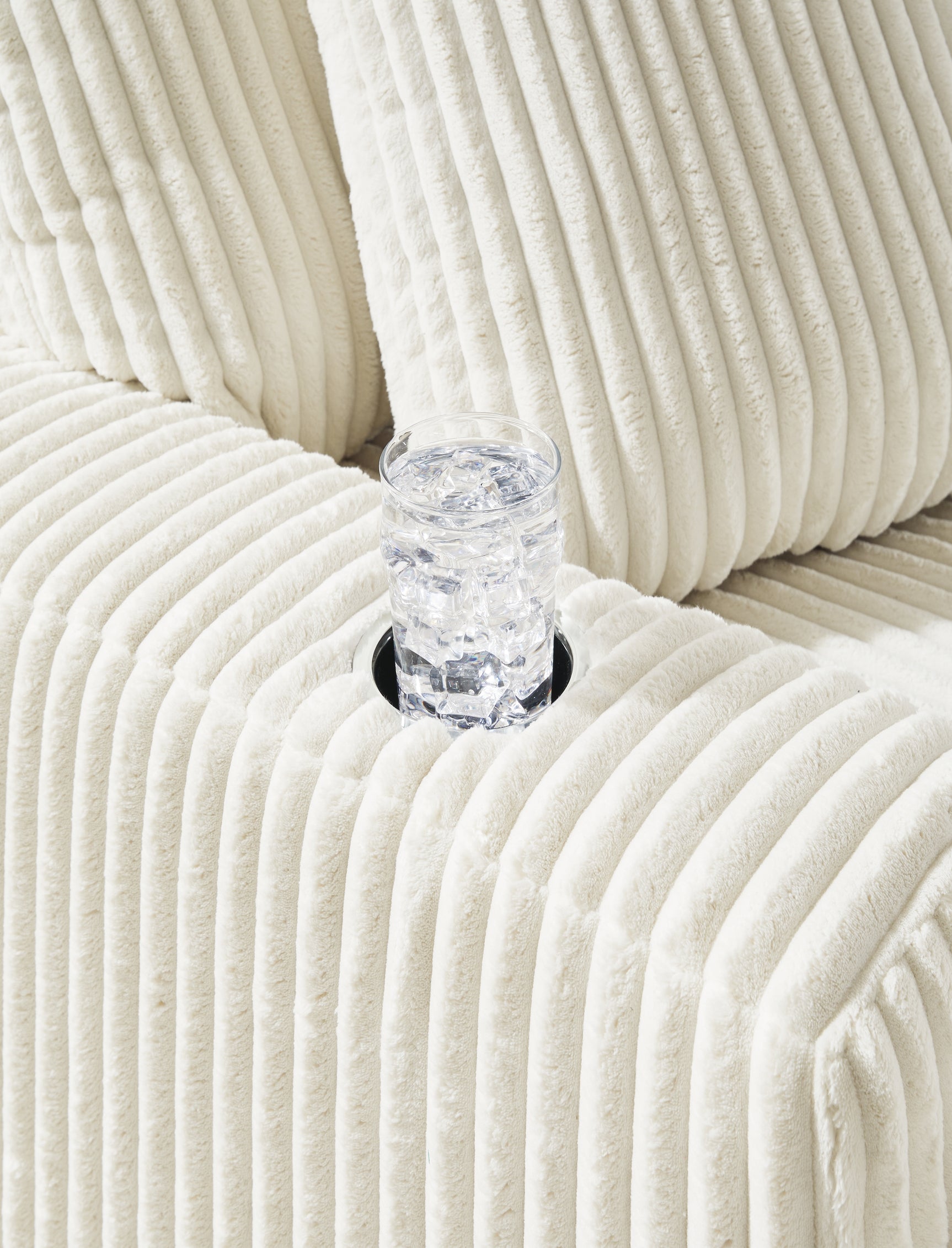 Lindyn Living Room - Tampa Furniture Outlet