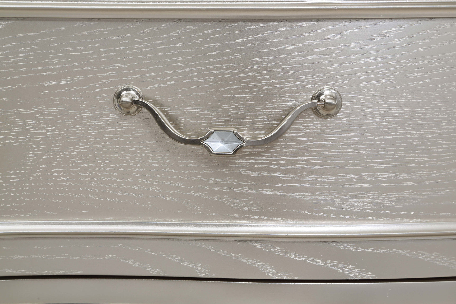 Evangeline 6-drawer Bedroom Chest Silver Oak - Tampa Furniture Outlet