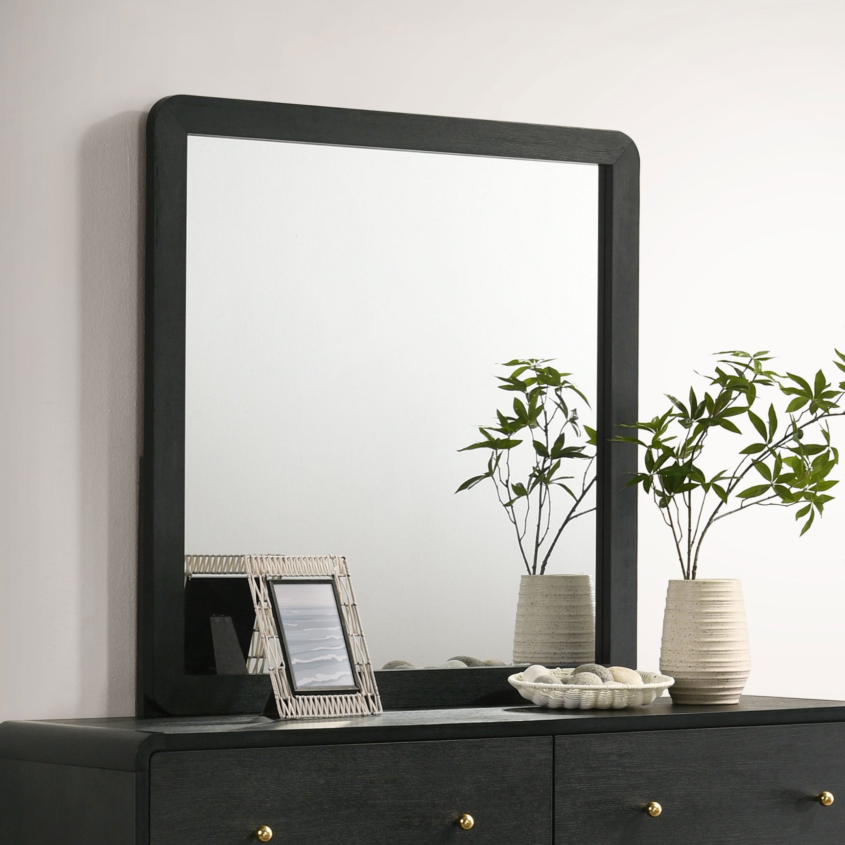 Cavelle Dresser Mirror Black - Tampa Furniture Outlet