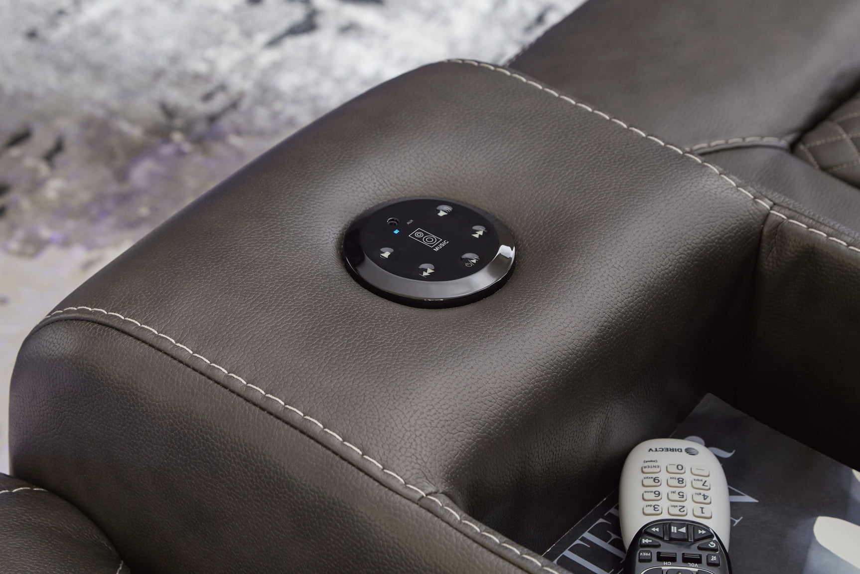 Fyne-Dyme Living Room - Tampa Furniture Outlet