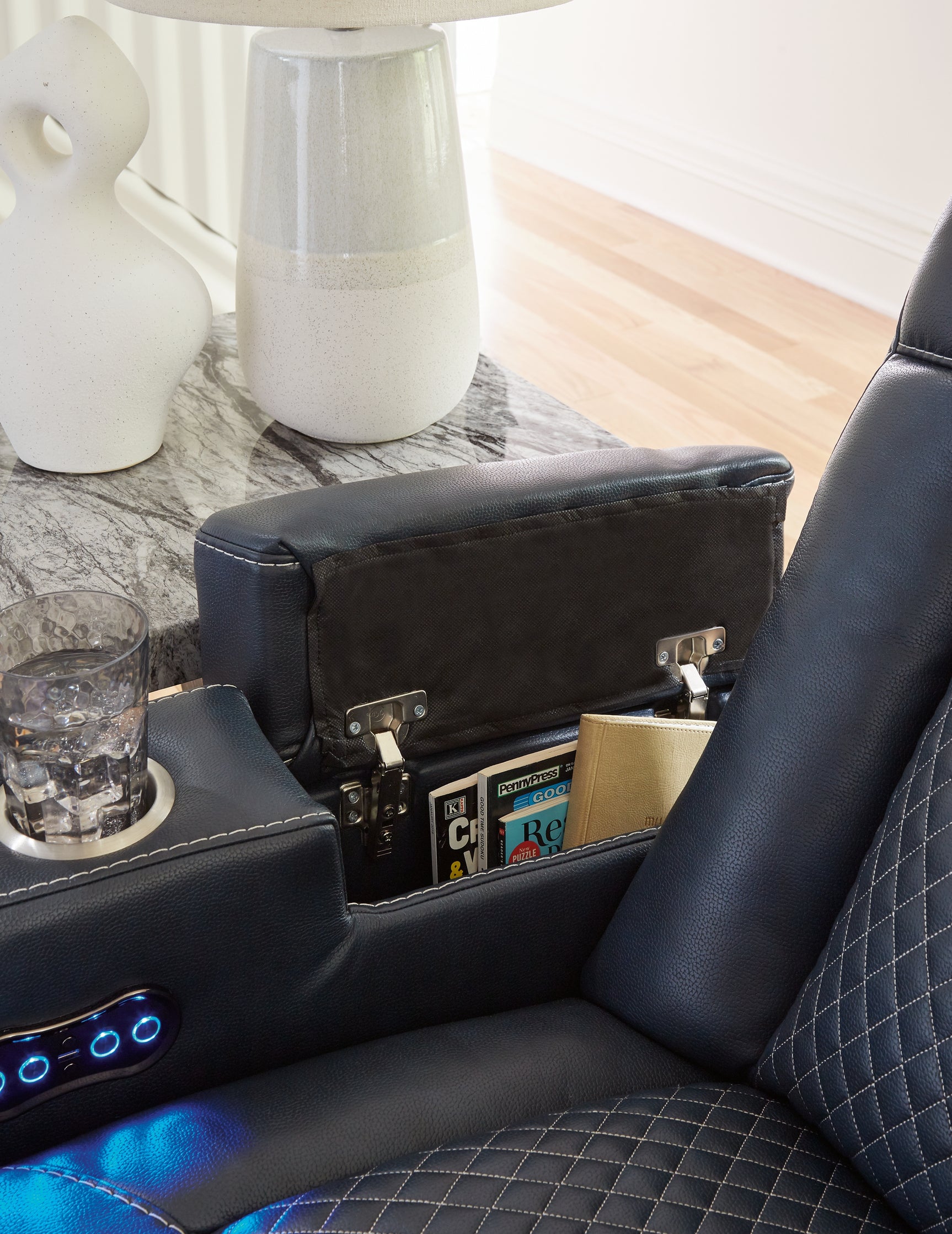 Fyne-Dyme Living Room - Tampa Furniture Outlet