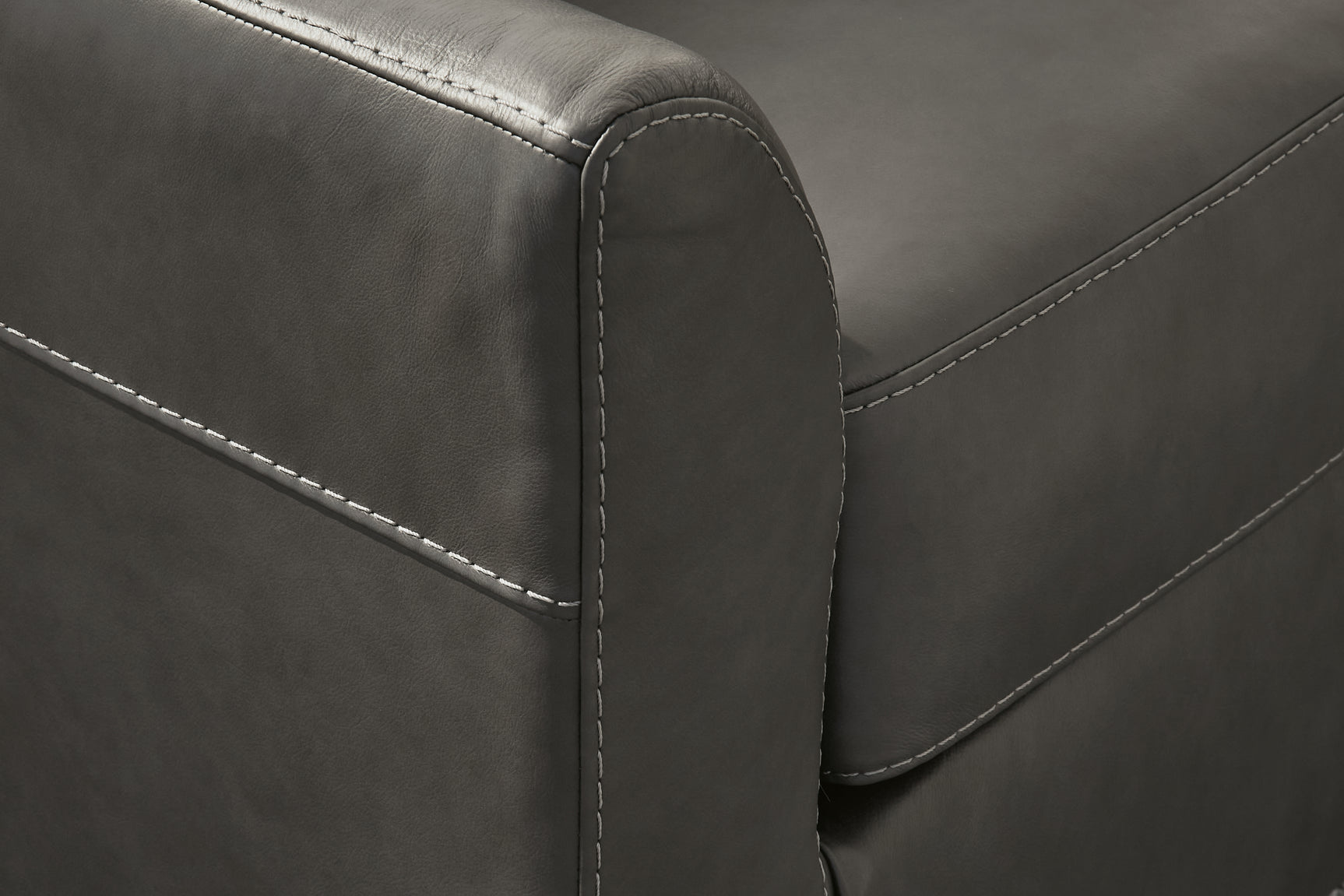 Valderno Sectional - Tampa Furniture Outlet