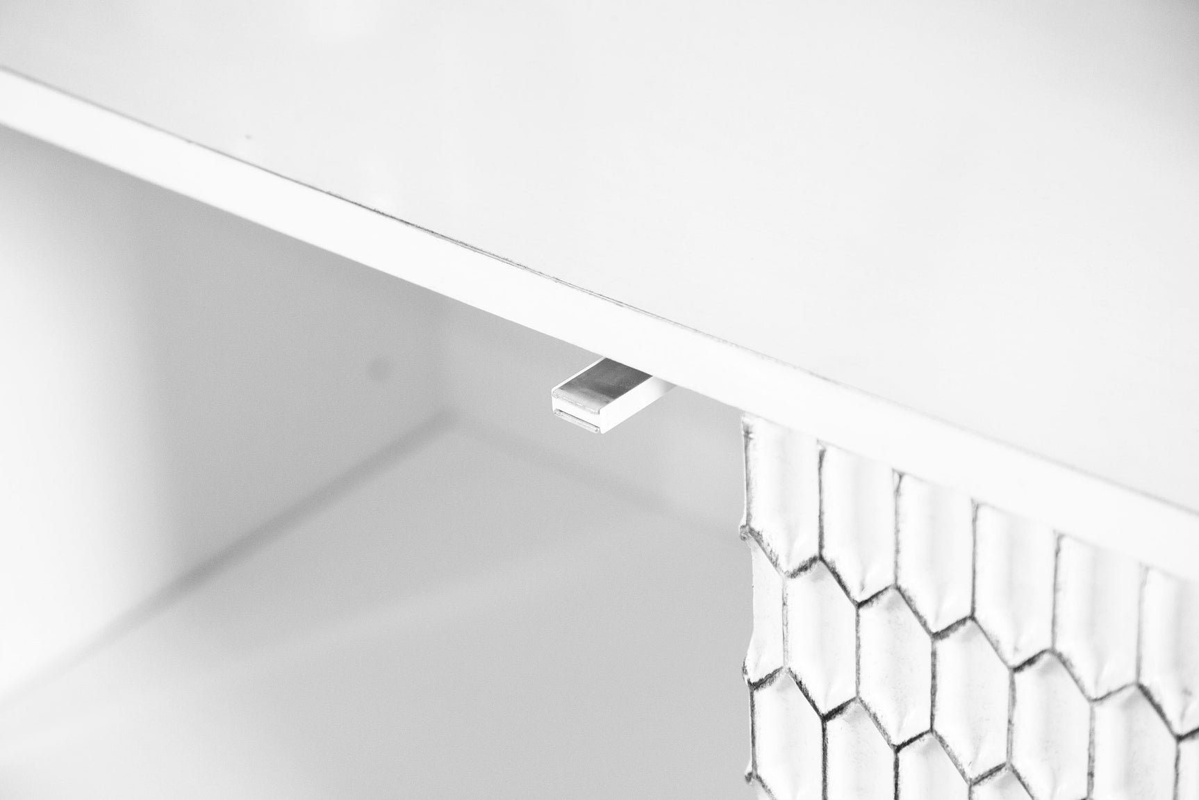 Gambon 2-door Wood Honeycomb Pattern Accent Cabinet White - Tampa Furniture Outlet