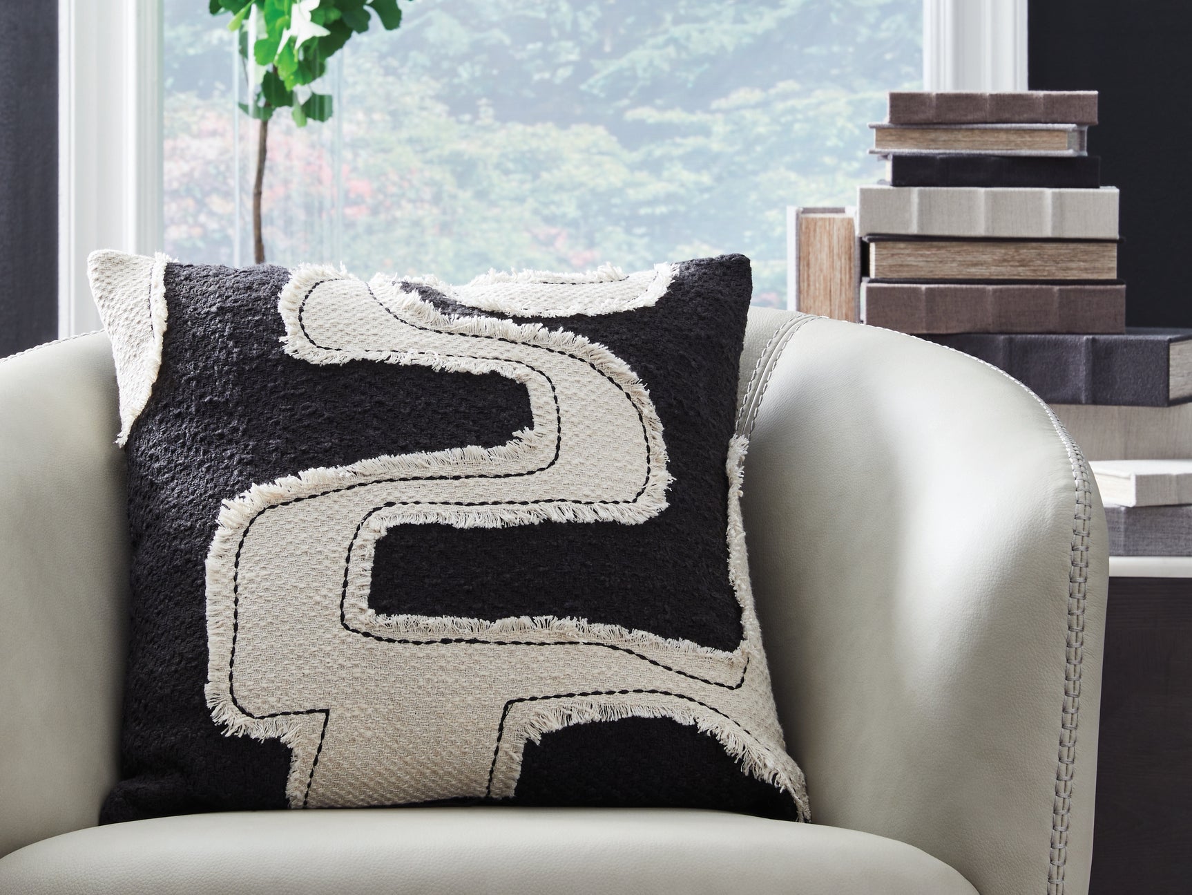 Veerbank Pillows - Tampa Furniture Outlet