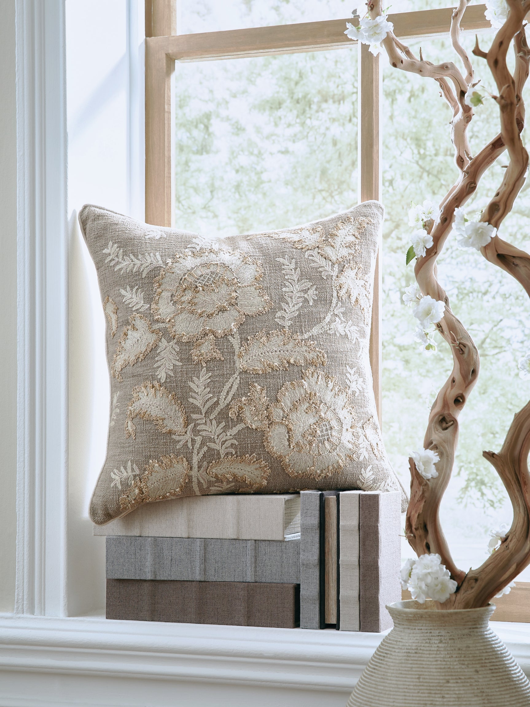 Tampa Furniture Outlet - Ashley Furniture - Viveka Pillows - Pillow (4/CS) - A1001146