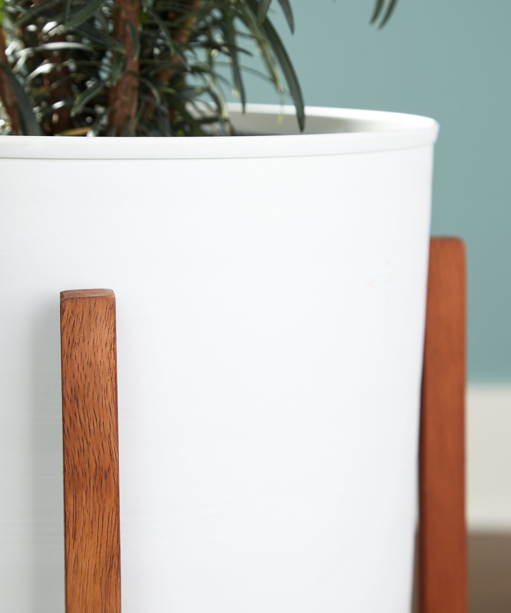 Dorcey Planter (Set of 2) - Tampa Furniture Outlet