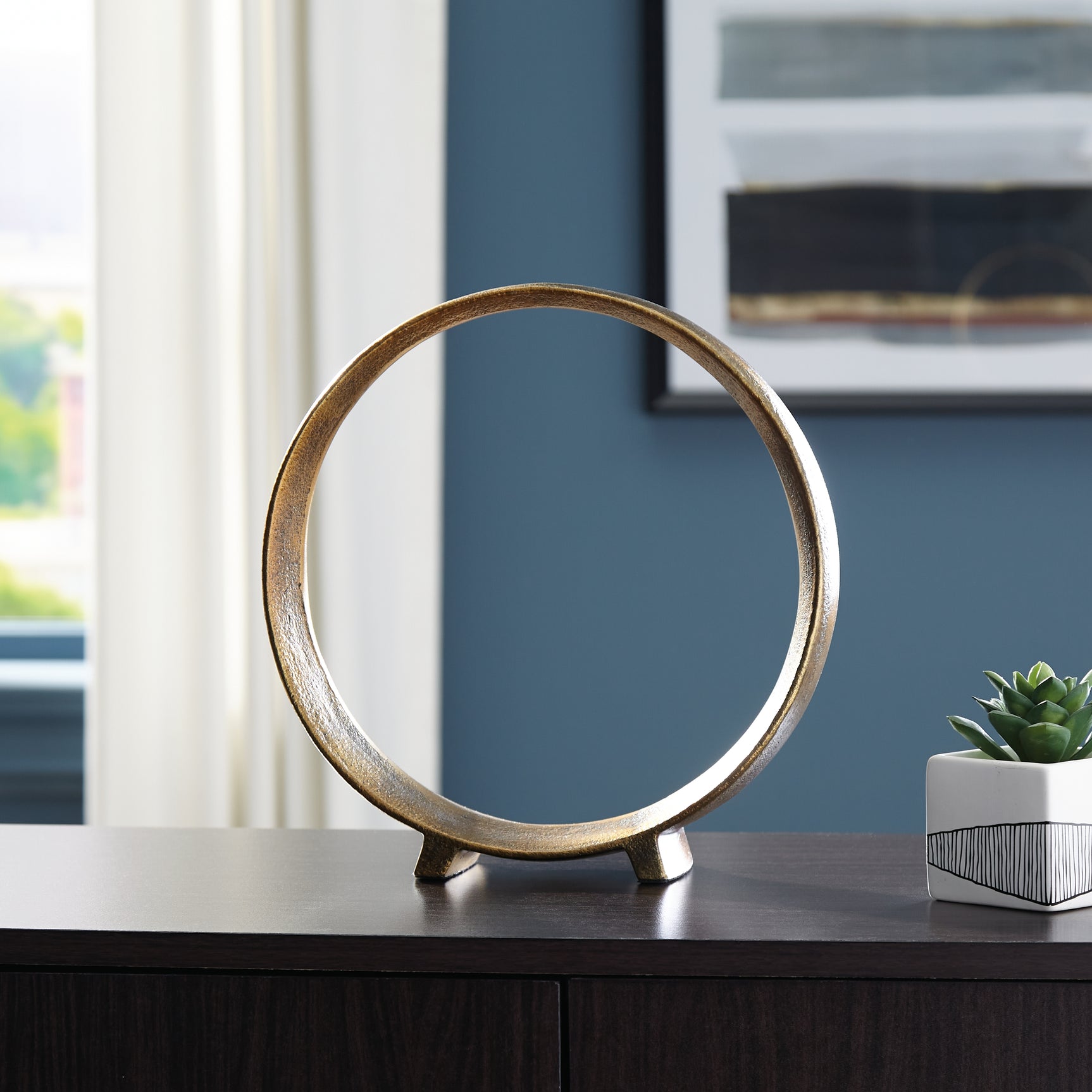 Ryandale Sculpture - Tampa Furniture Outlet