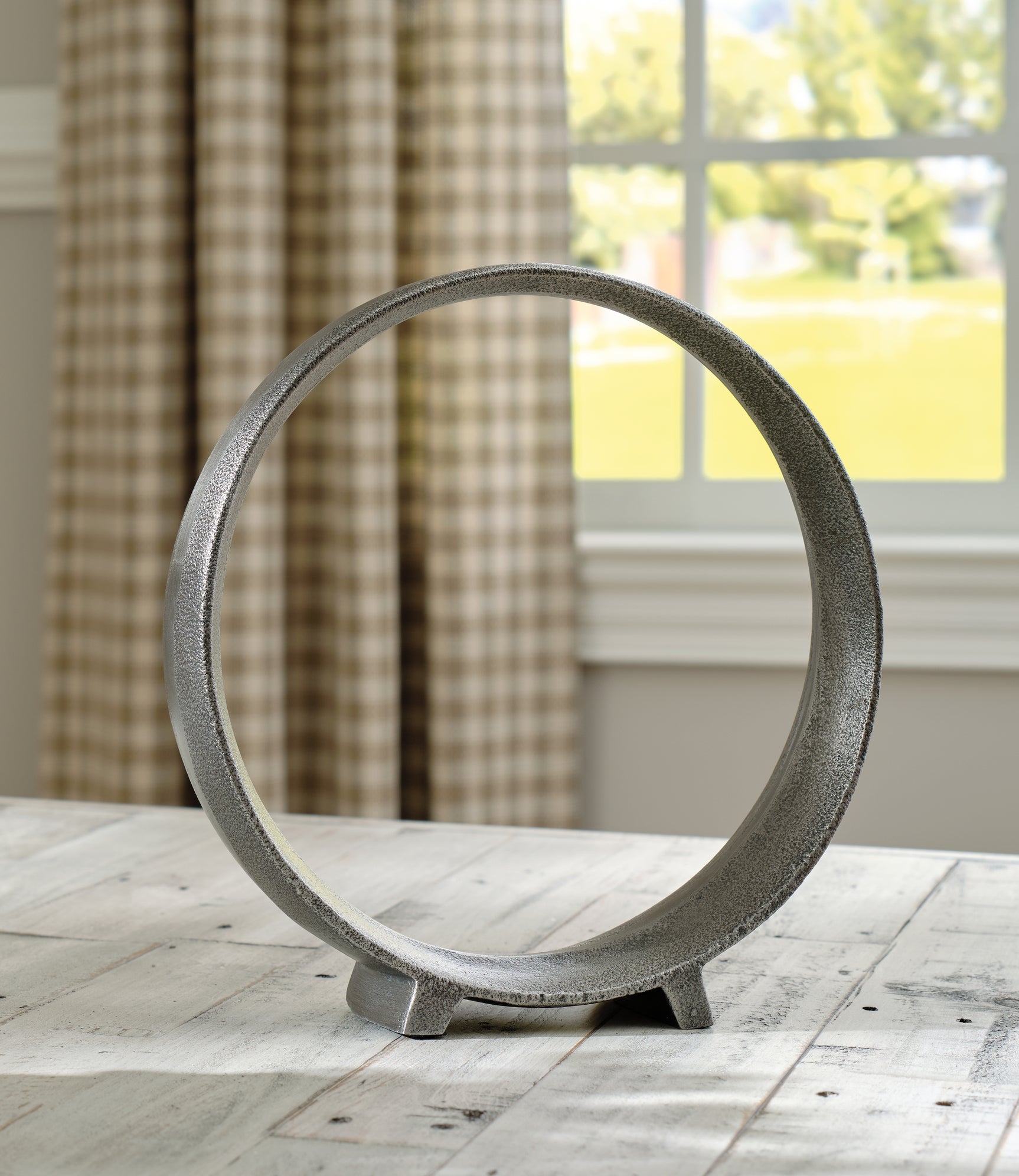 Ryandale Sculpture - Tampa Furniture Outlet