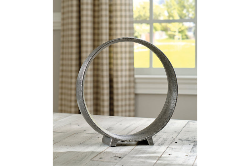 Ryandale Sculpture - Tampa Furniture Outlet