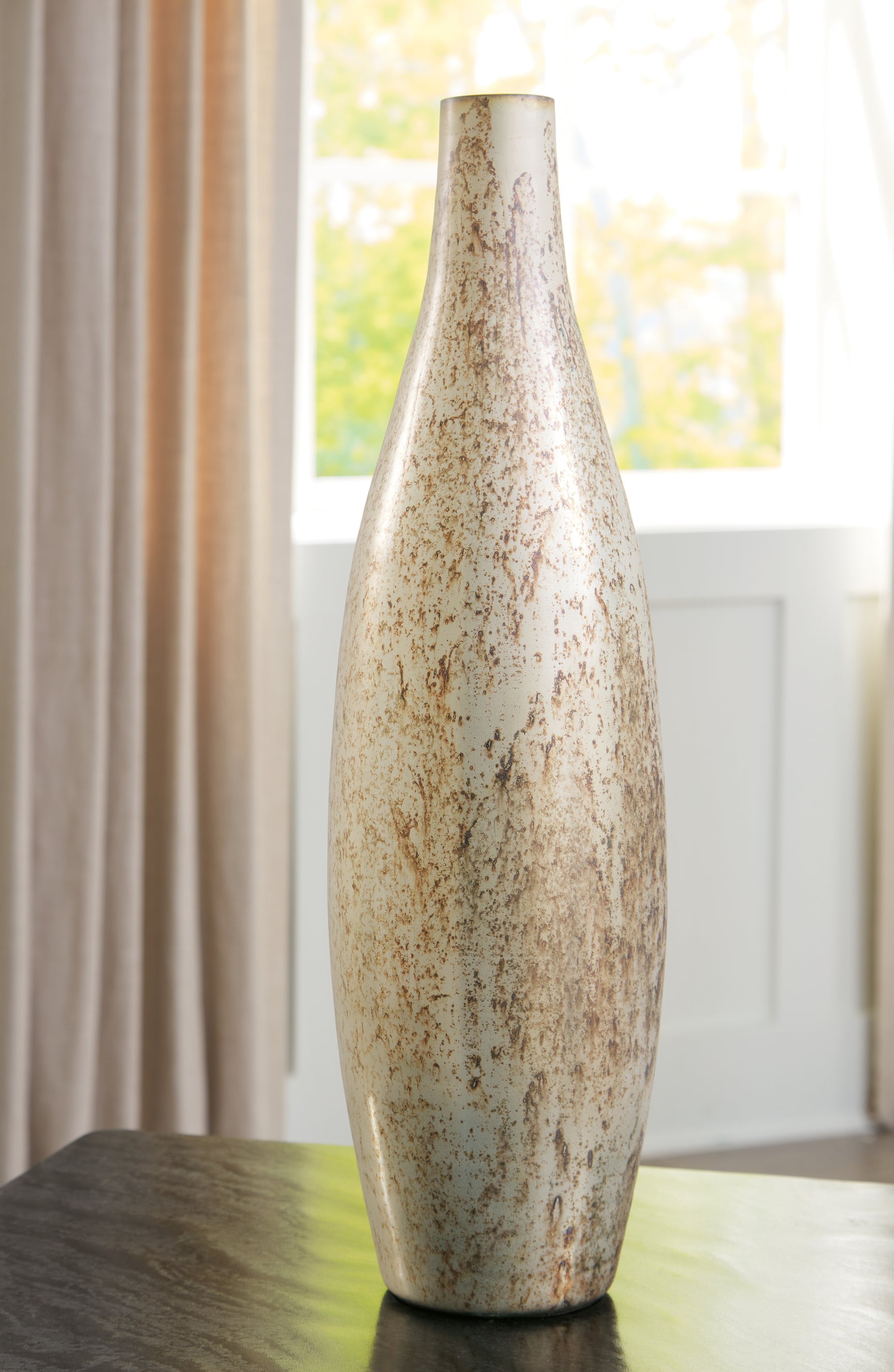 Plawite Vase - Tampa Furniture Outlet
