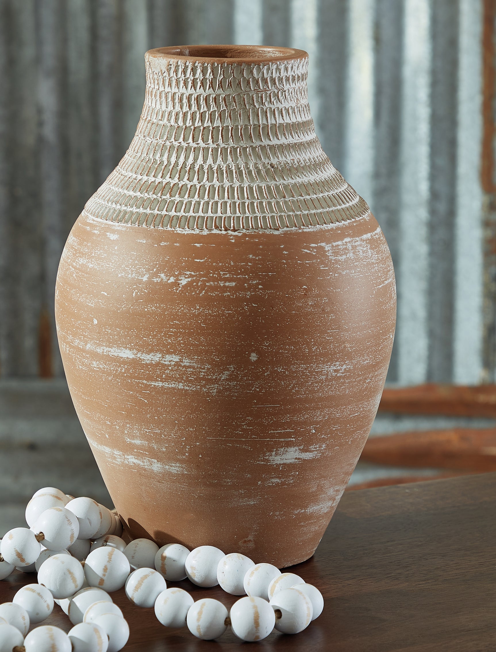 Tampa Furniture Outlet - Ashley Furniture - Reclove Vase - Vase / Distressed White - A2000642