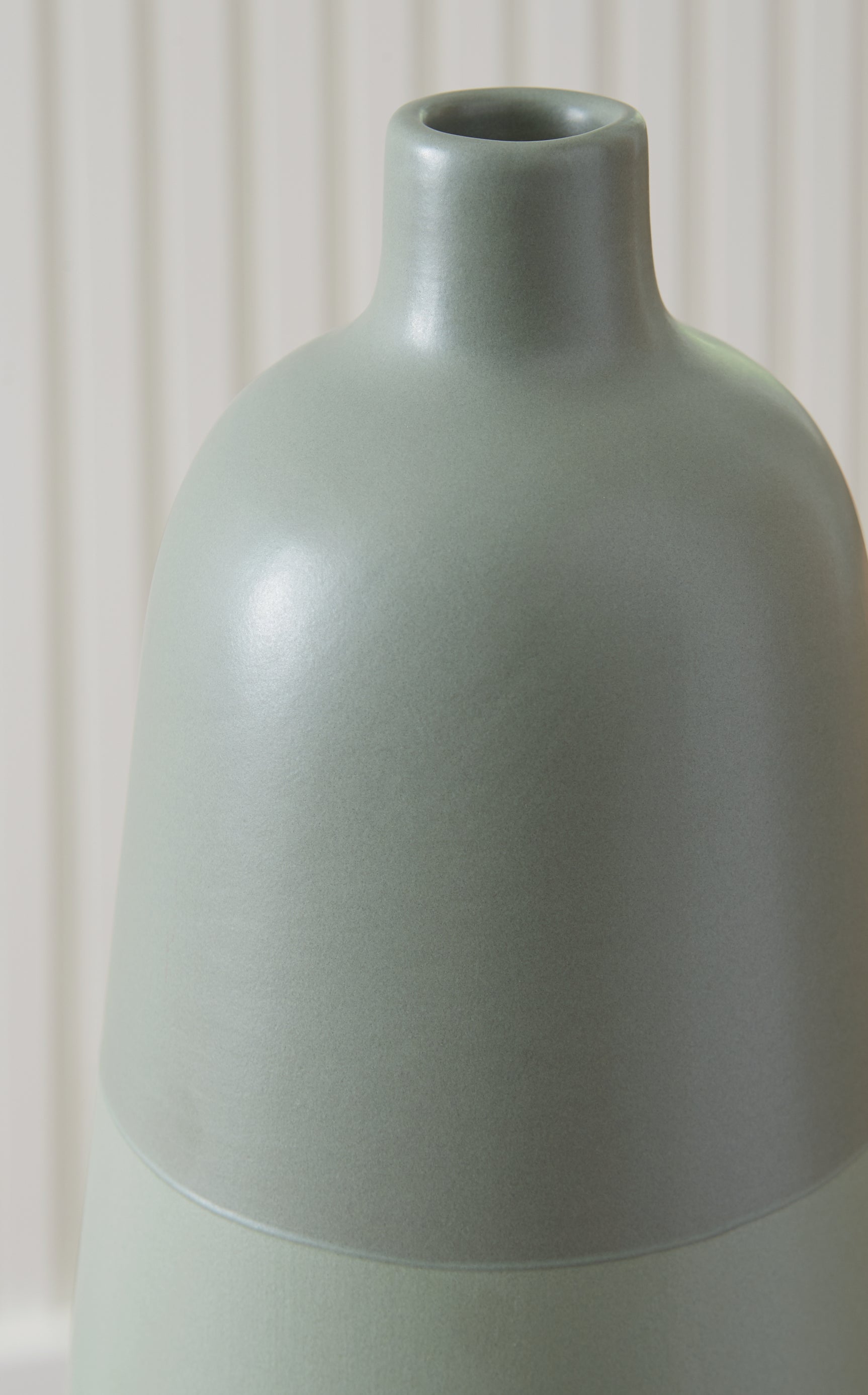 Peerland Vase - Tampa Furniture Outlet