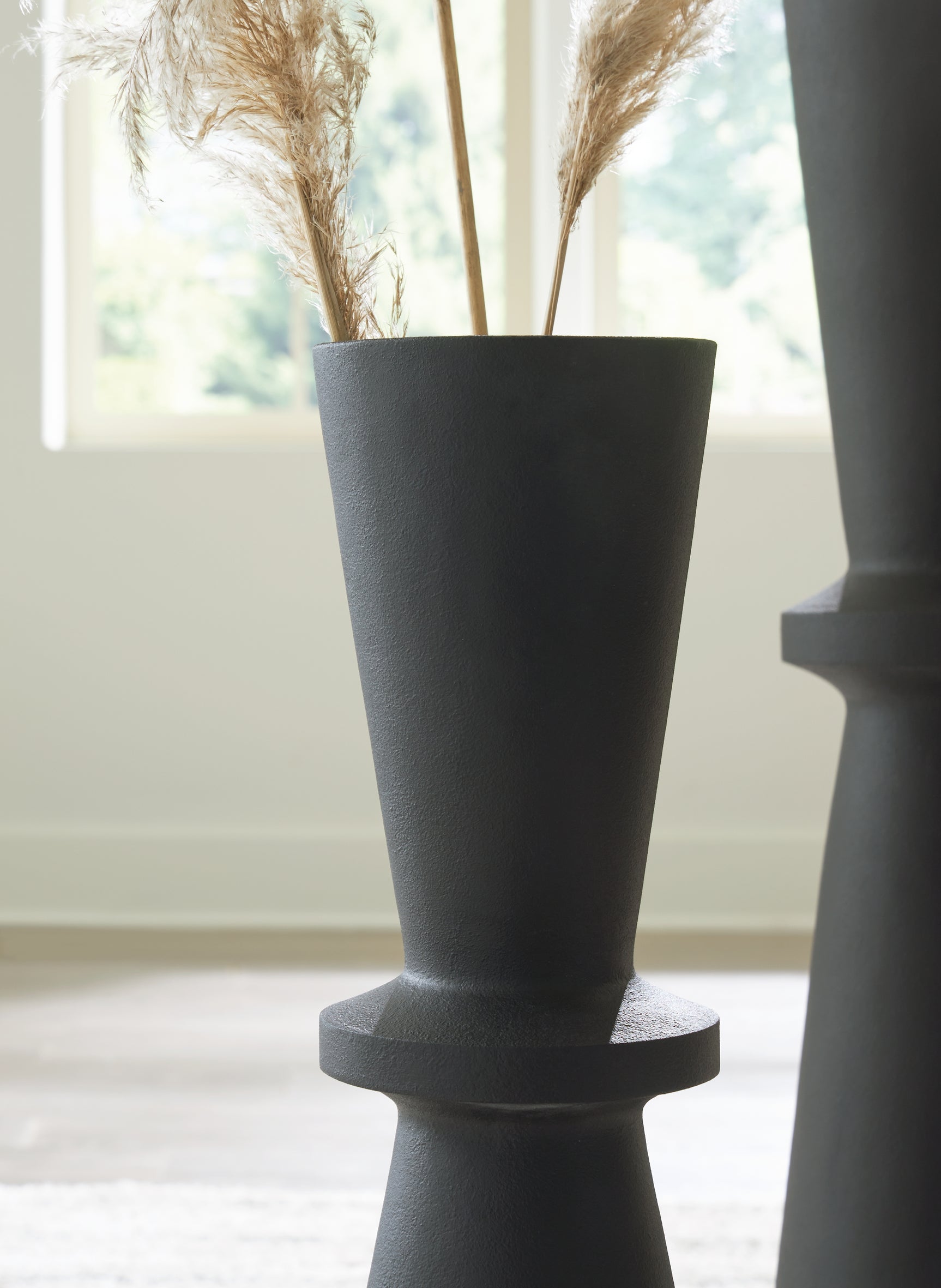 Collisten Vase - Tampa Furniture Outlet