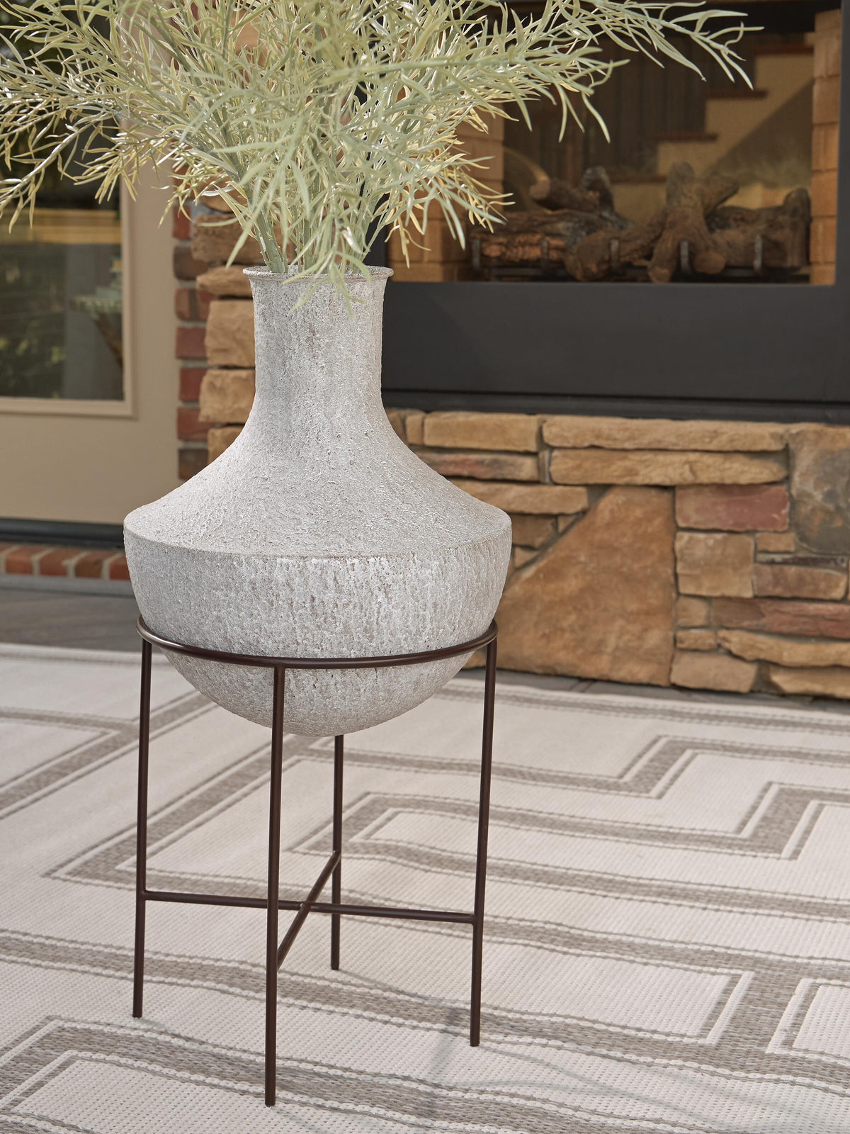 Tampa Furniture Outlet - Ashley Furniture - Estonbank Vase - Vase - A2000747