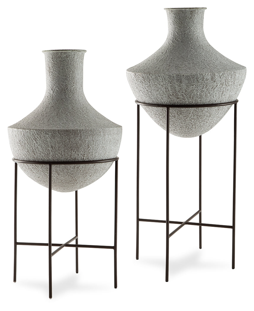 Estonbank Vase - Tampa Furniture Outlet