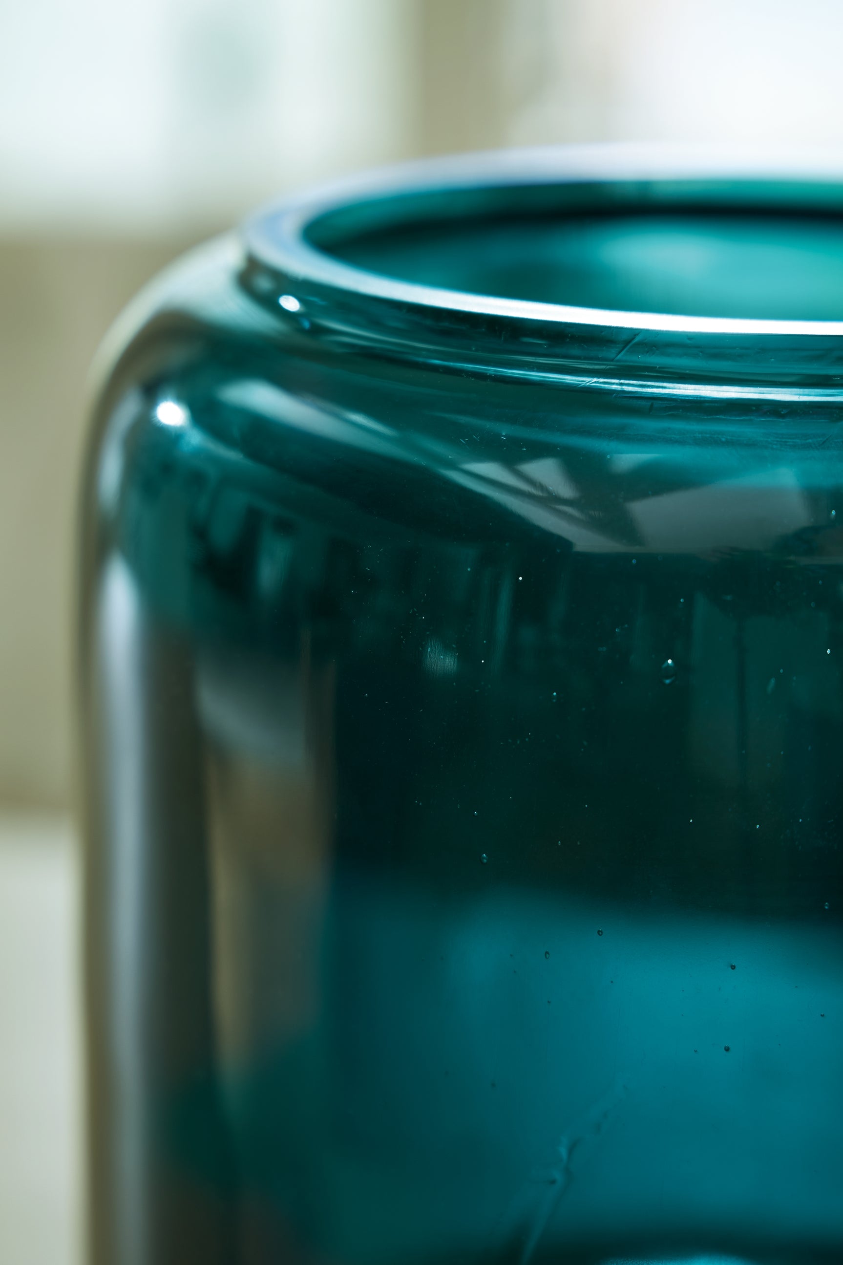 Inisland Vase - Tampa Furniture Outlet