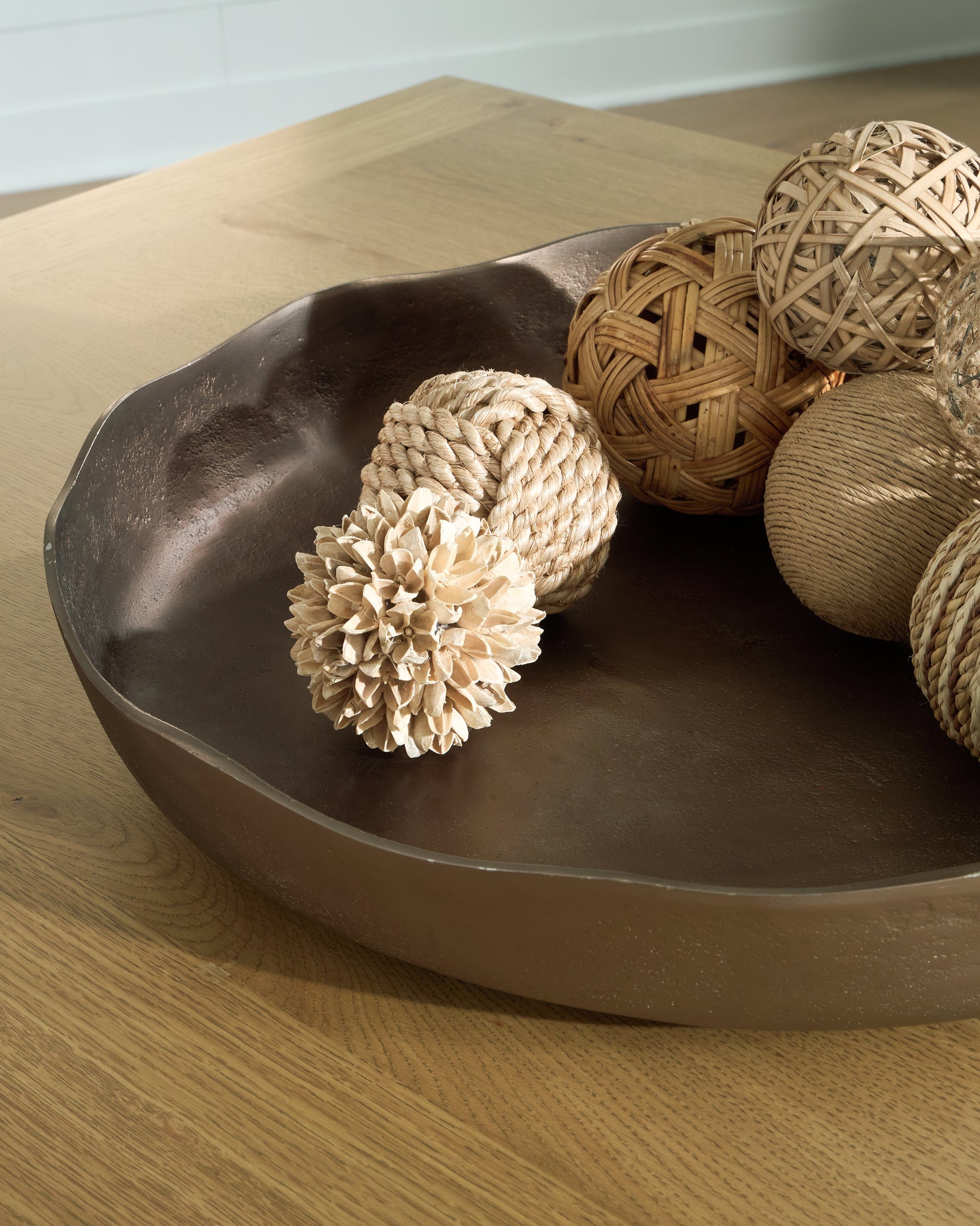 Wallmen Tray - Tampa Furniture Outlet