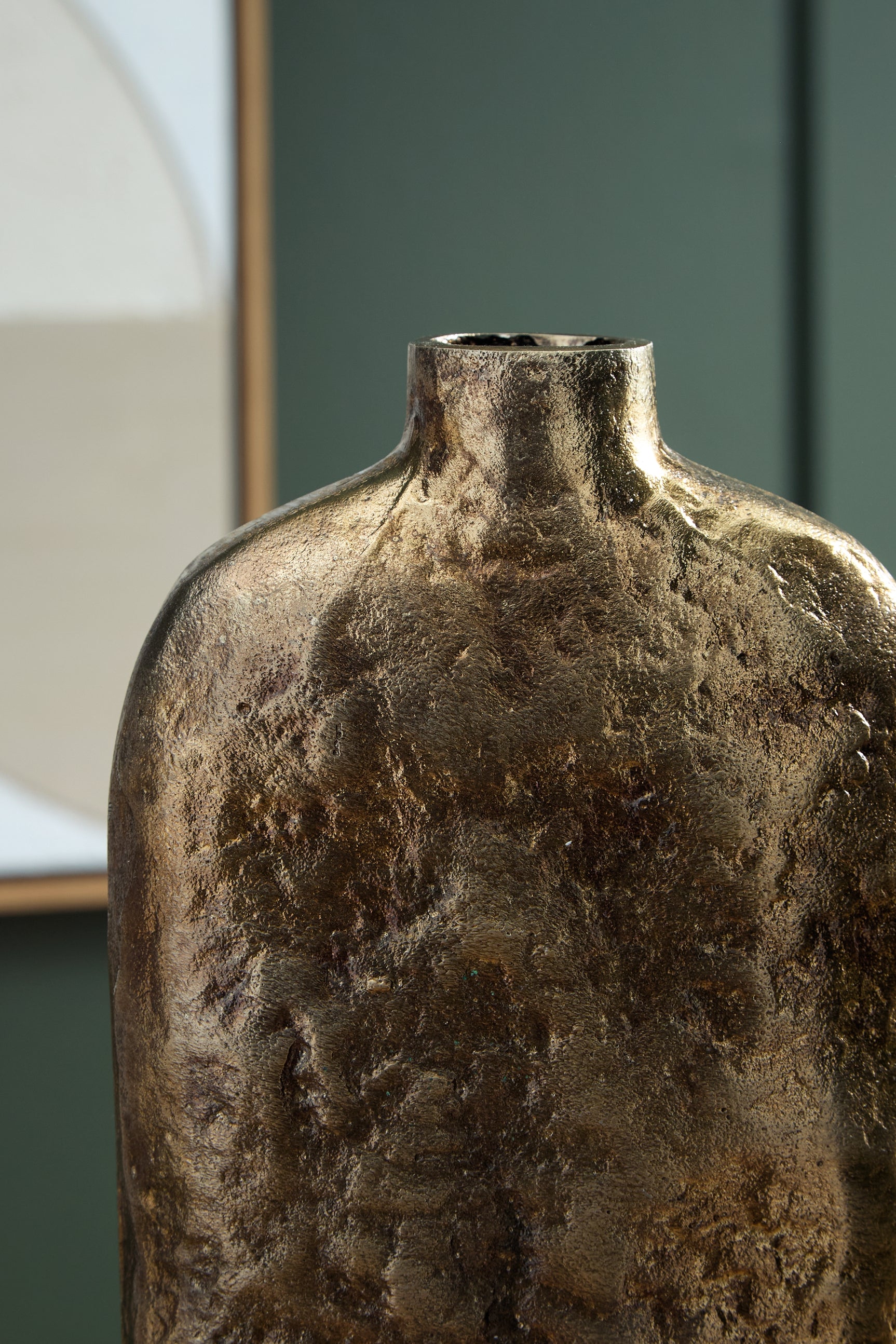 Wallmond Vase - Tampa Furniture Outlet