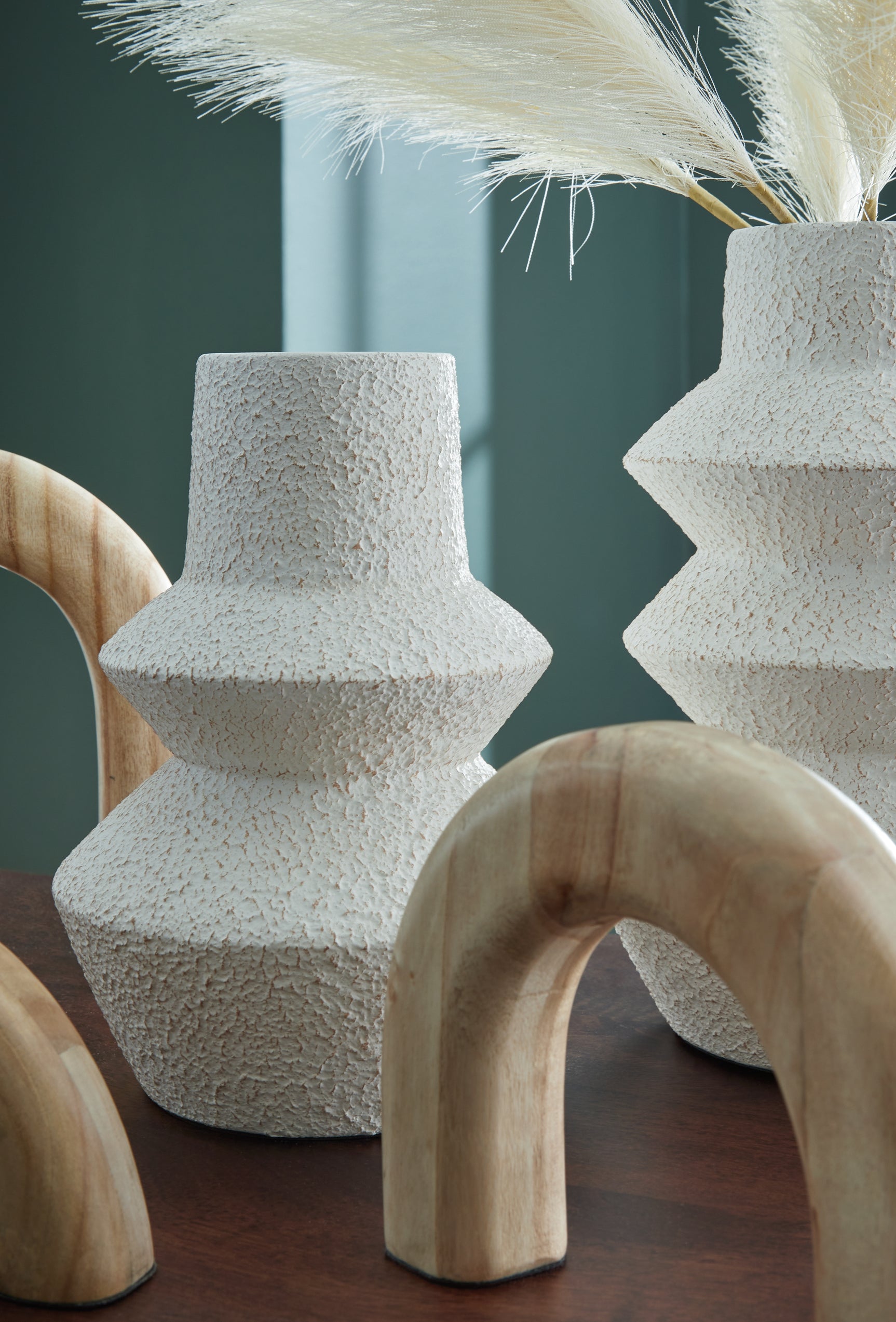 Maddwarth Accessory Set (Set of 5) - Tampa Furniture Outlet