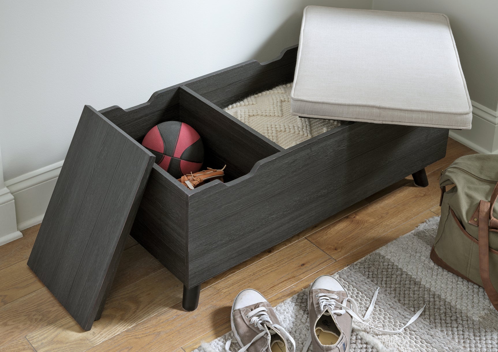 Yarlow Storage Bench - Tampa Furniture Outlet
