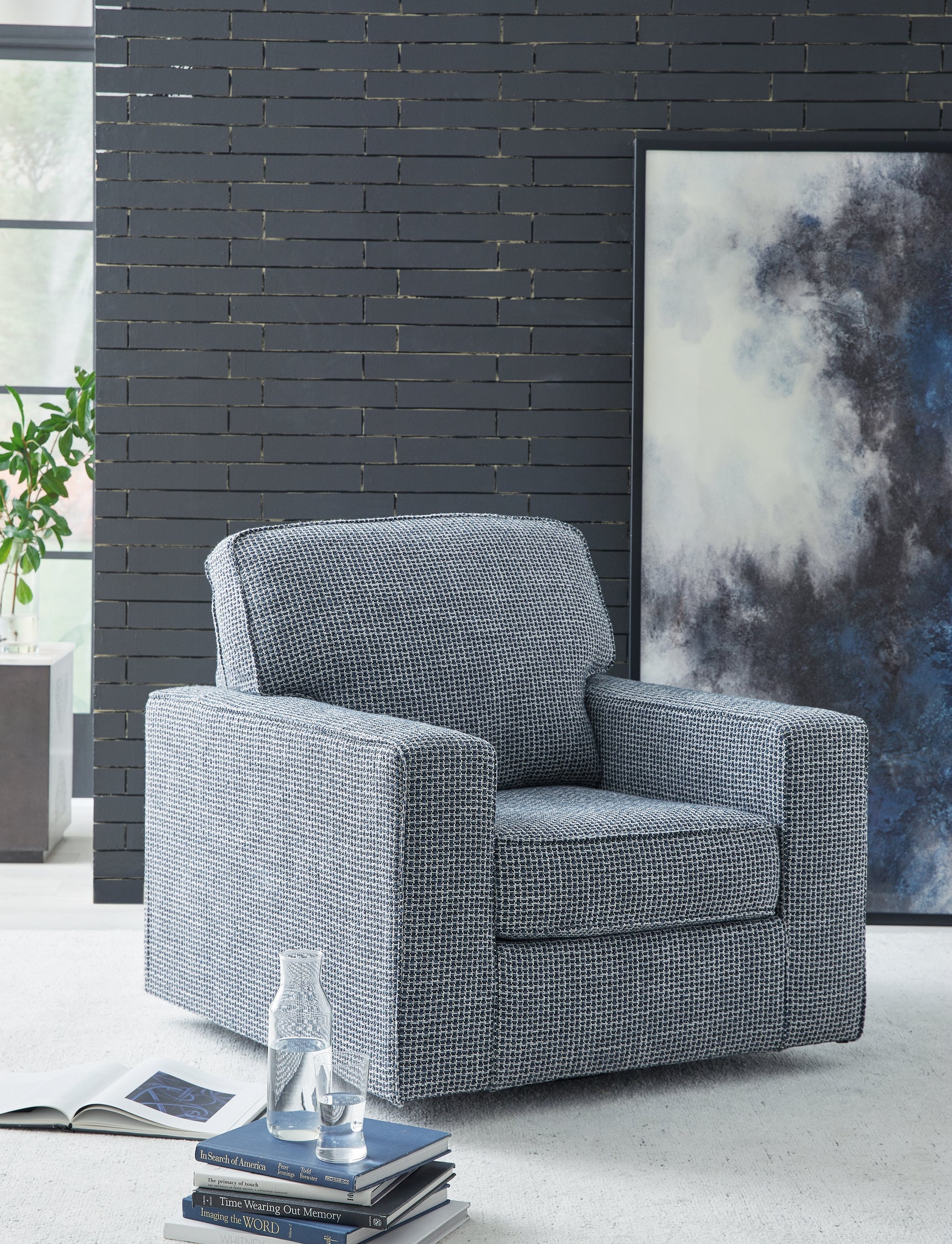 Olwenburg Swivel Accent Chair - Tampa Furniture Outlet