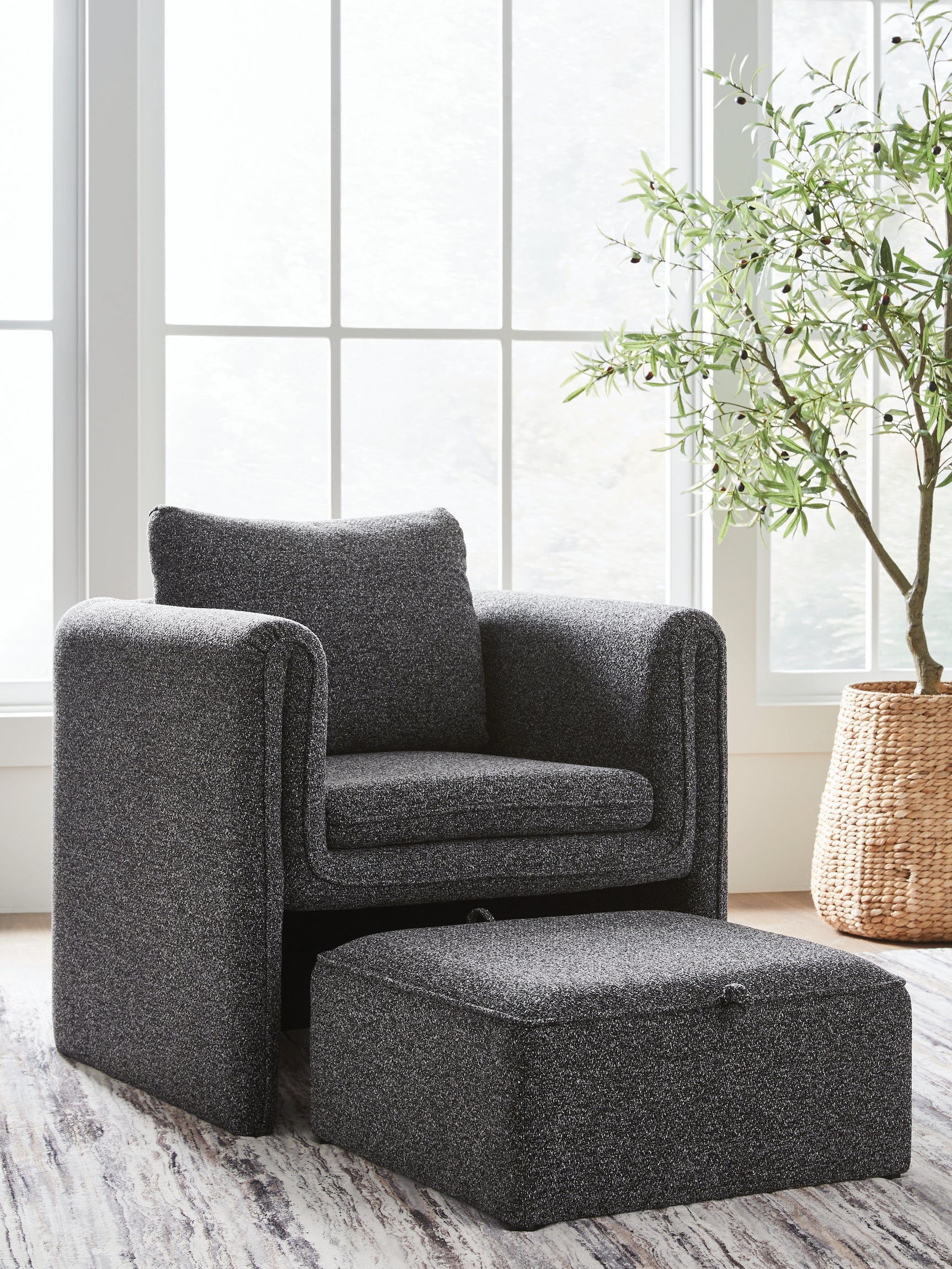 Tampa Furniture Outlet - Ashley Furniture - Vreni Accent Chair - Accent Chair / Charcoal/Black - A3000754
