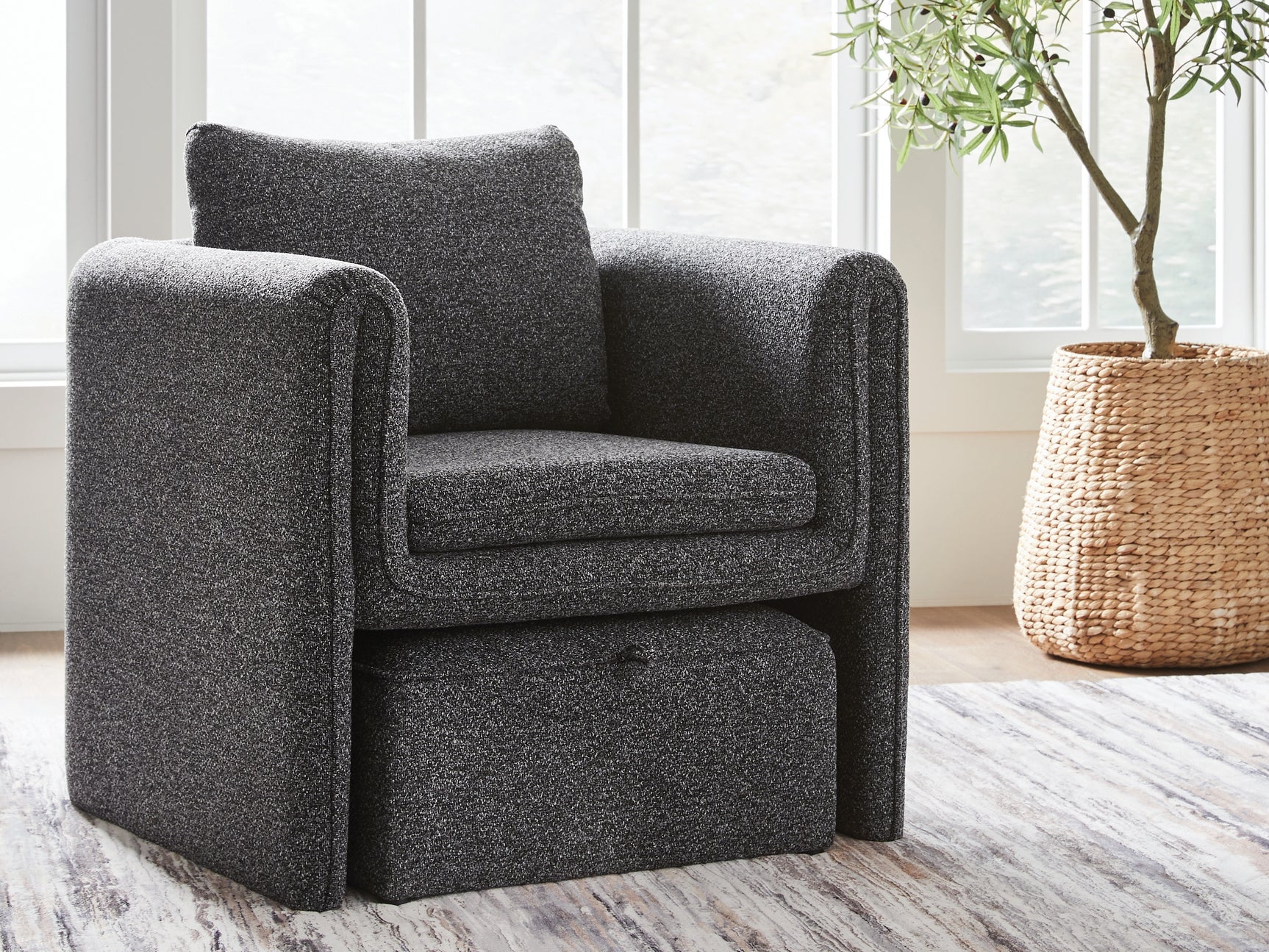 Vreni Accent Chair - Tampa Furniture Outlet