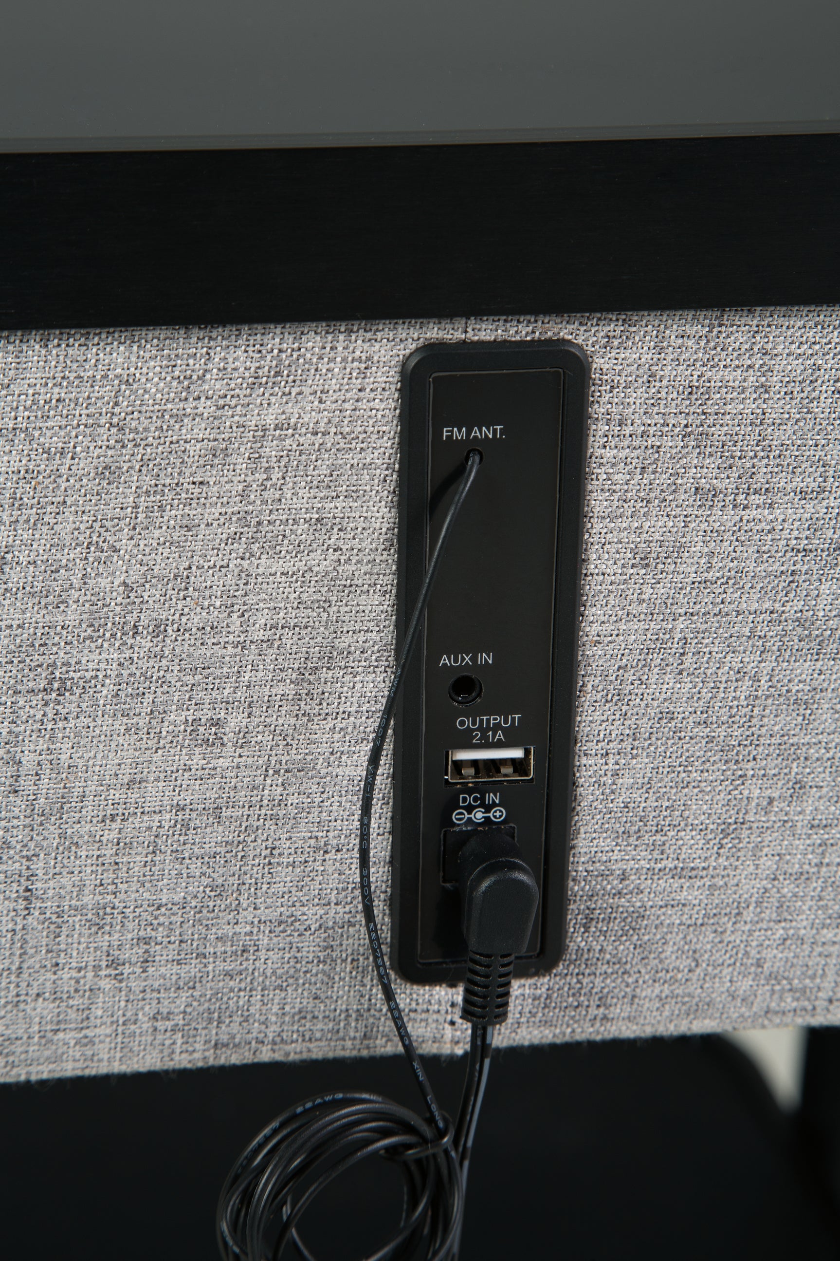 Jorvalee Accent Table with Speaker - Tampa Furniture Outlet