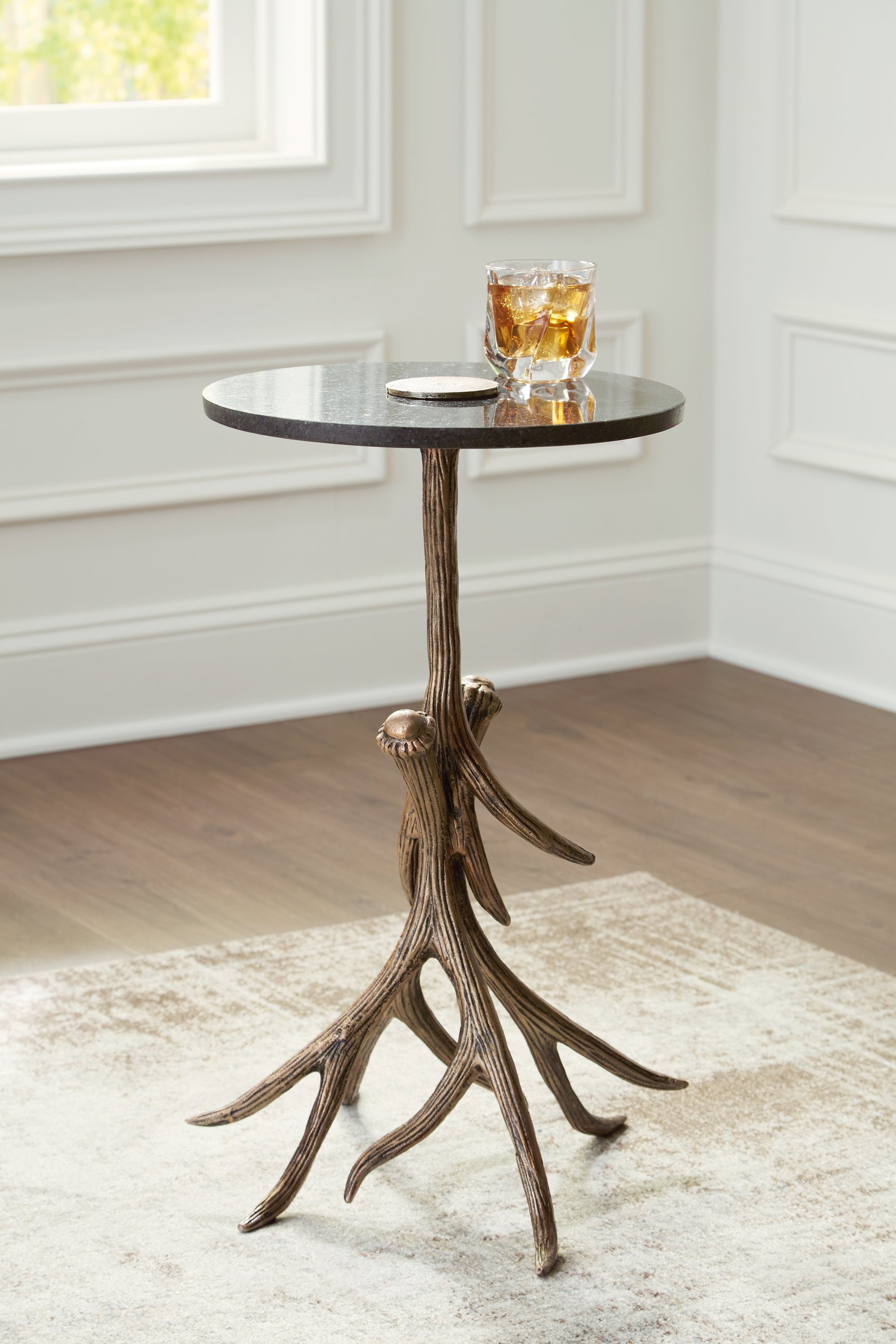 Tampa Furniture Outlet - Ashley Furniture - Lemkins Accent Table - Accent Table / Black/Antique Gold Finish - A4000606