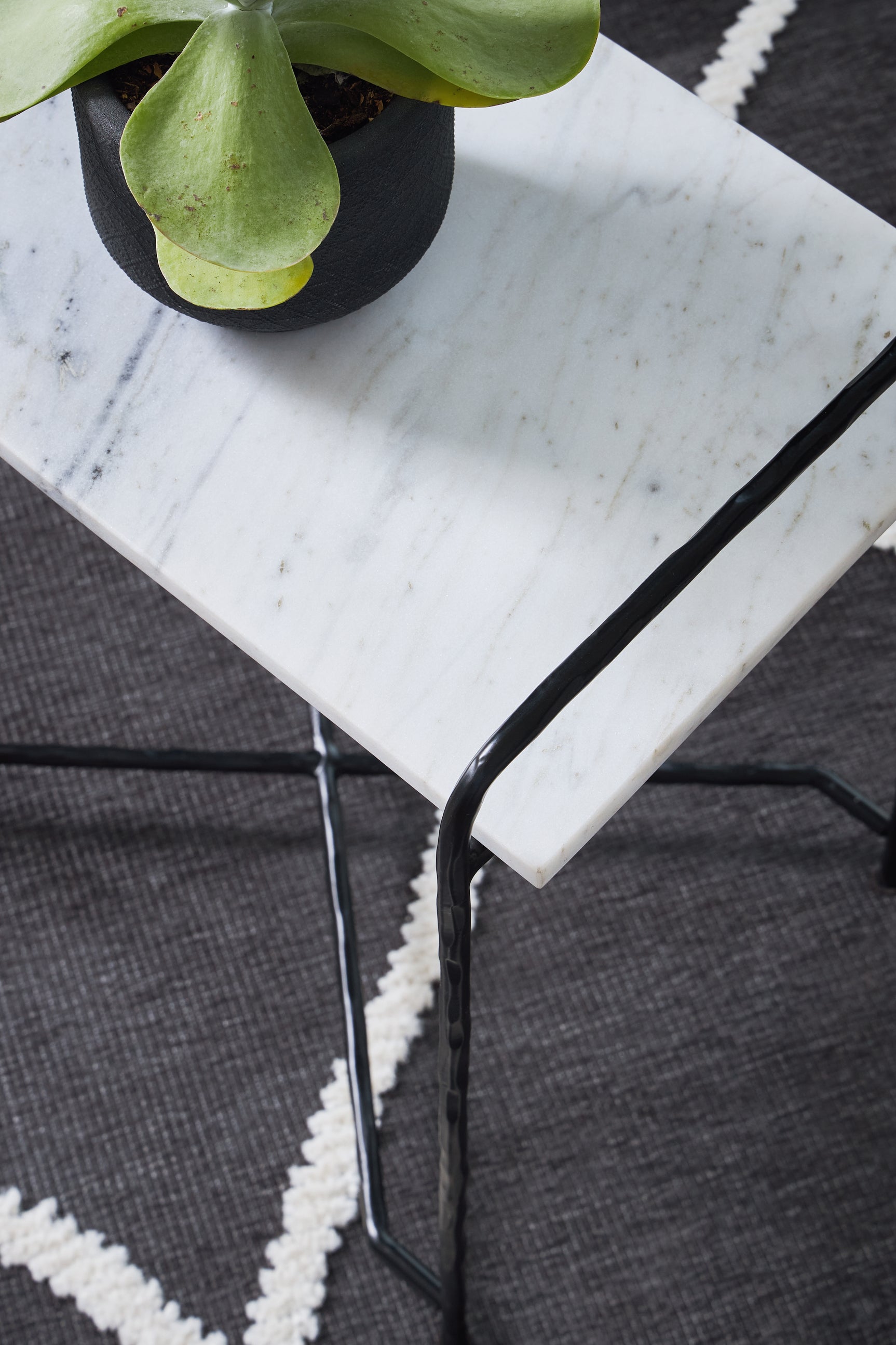 Ashber Accent Table - Tampa Furniture Outlet