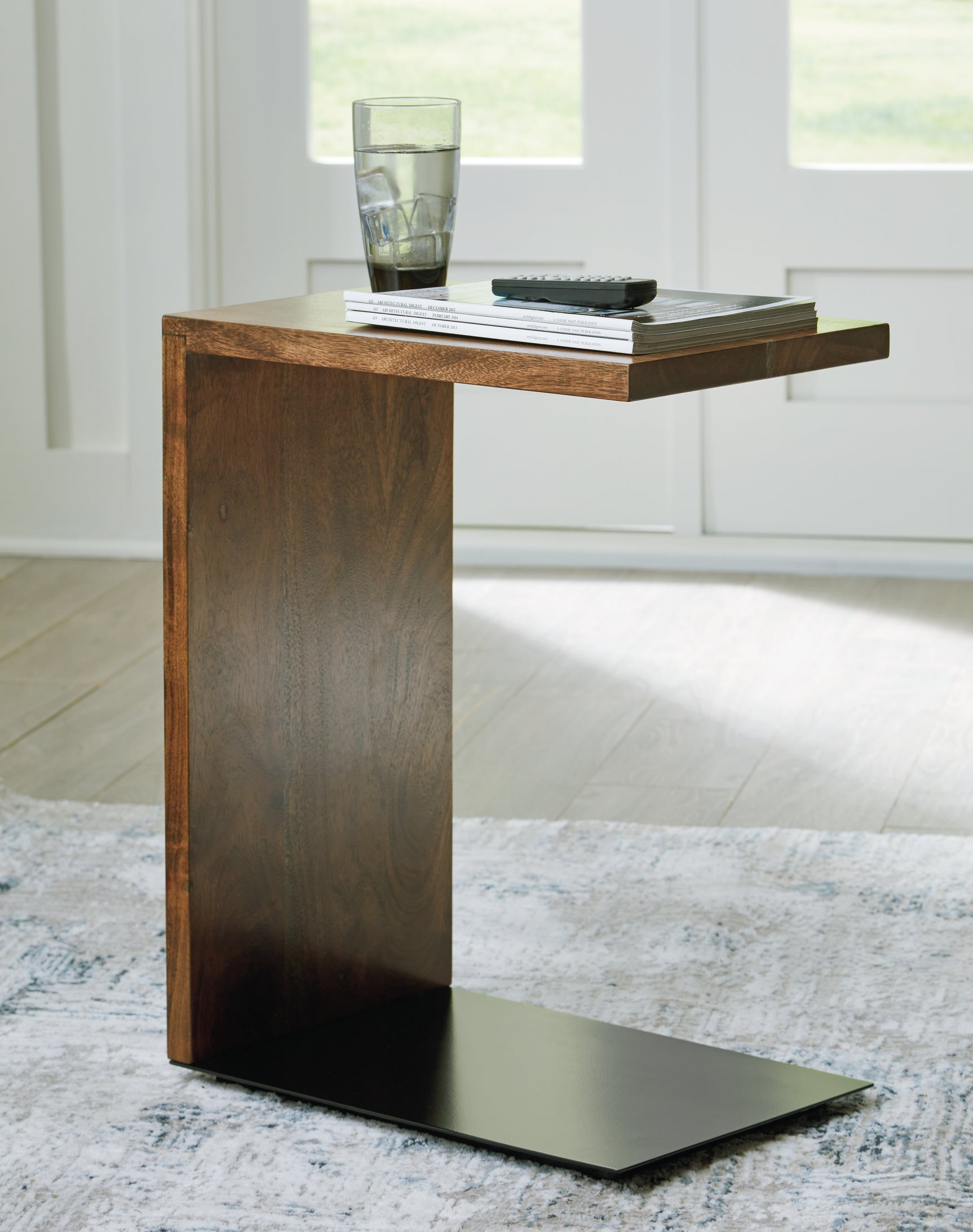 Tampa Furniture Outlet - Ashley Furniture - Wimshaw Accent Table - Accent Table / Brown/Black - A4000618