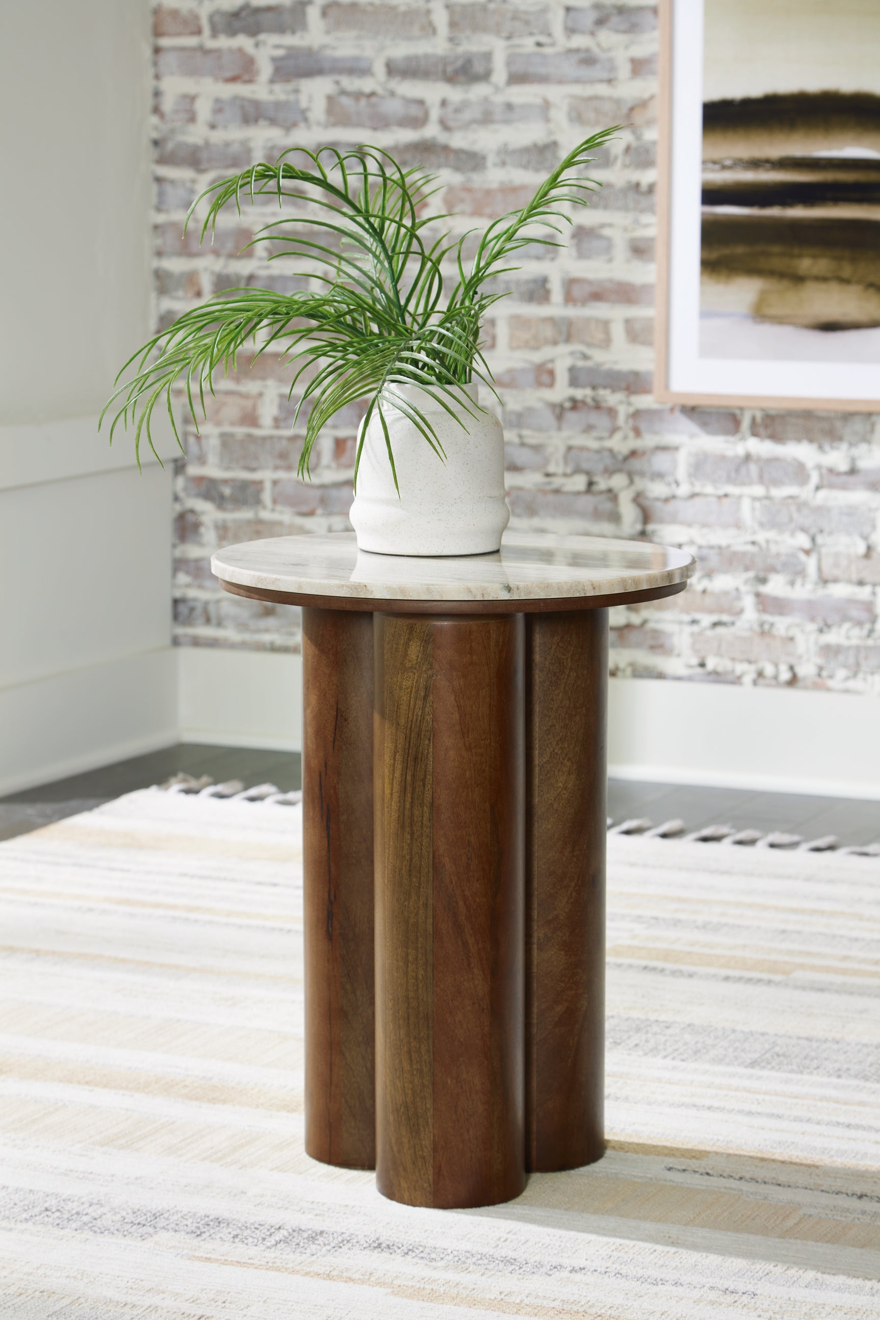 Tampa Furniture Outlet - Ashley Furniture - Henfield Accent Table - Accent Table / Beige/Brown - A4000623