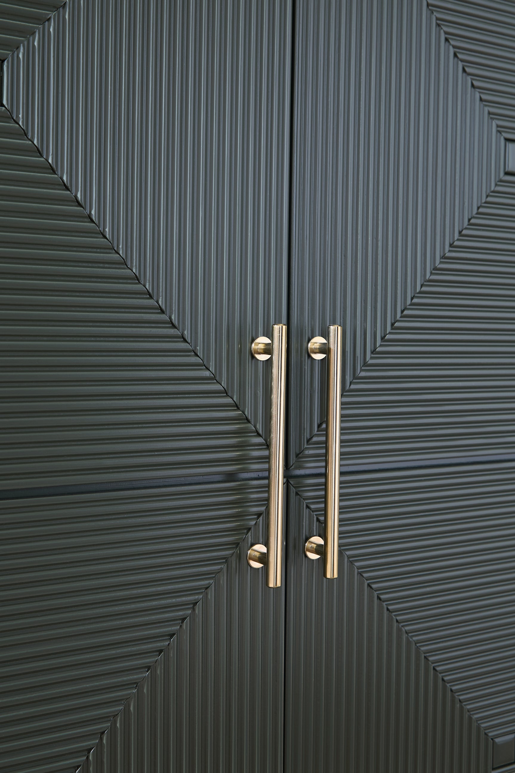 Geirwood Accent Cabinet - Tampa Furniture Outlet