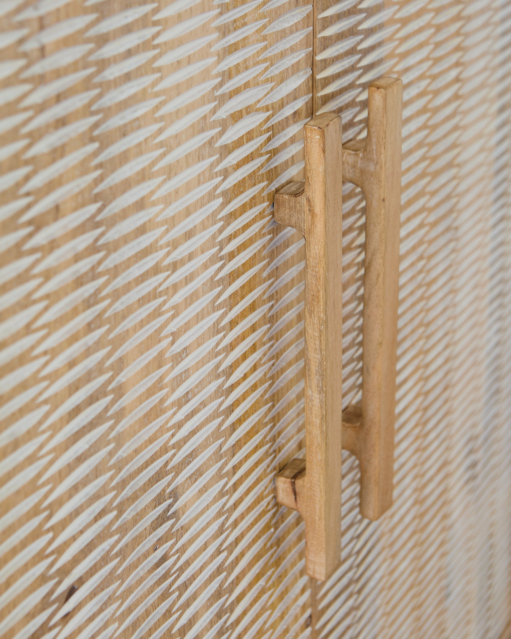 Dallinbury Accent Cabinet - Tampa Furniture Outlet