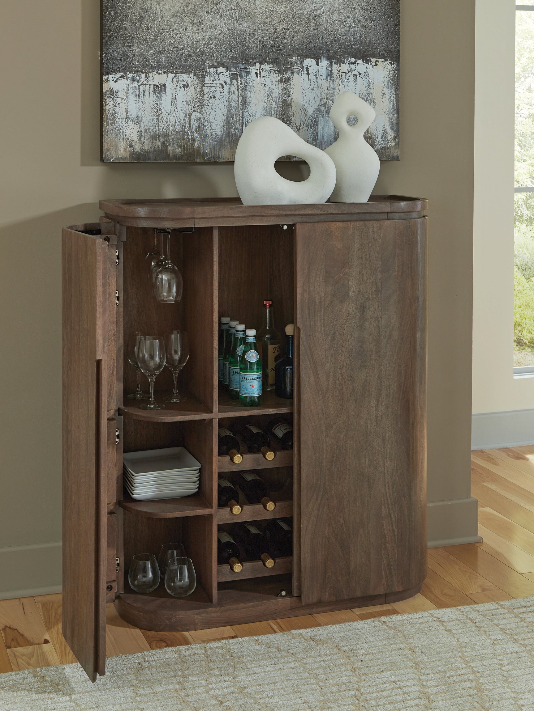 Landermont Bar Cabinet - Tampa Furniture Outlet
