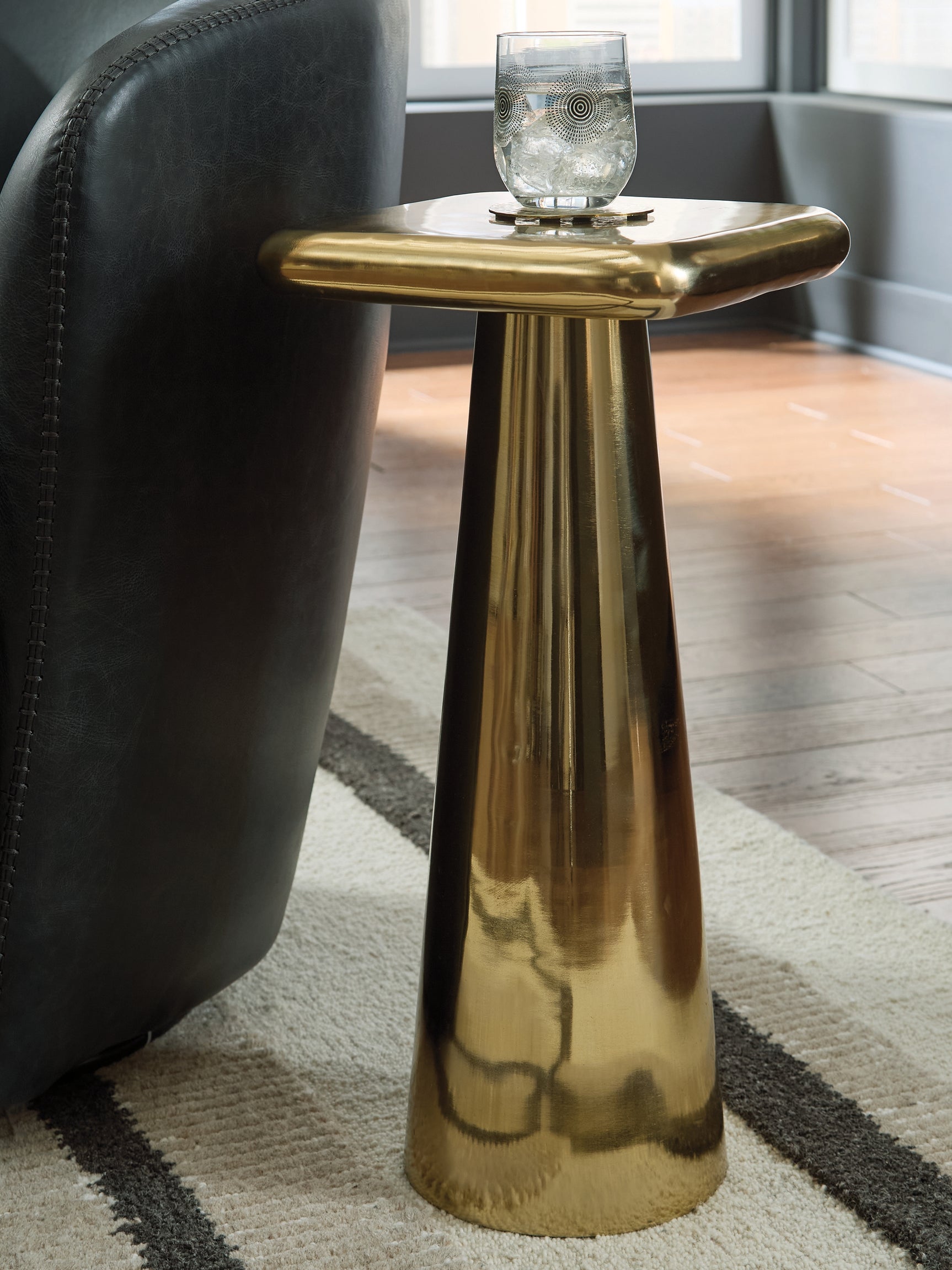Tampa Furniture Outlet - Ashley Furniture - Dallenburg Accent Table - Accent Table / Gold Finish - A4000717