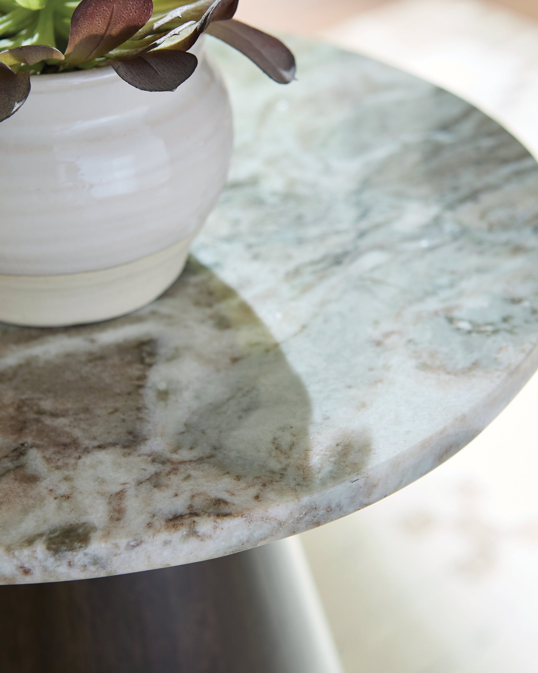 Waltnor Accent Table - Tampa Furniture Outlet