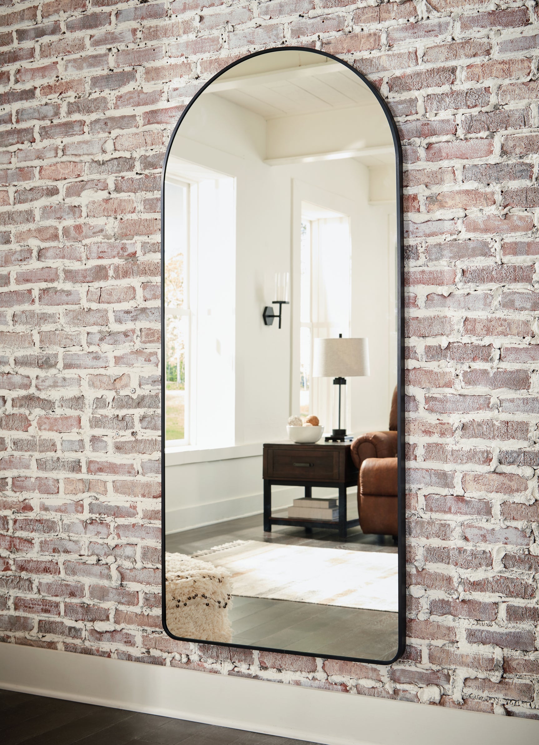 Tampa Furniture Outlet - Ashley Furniture - Sethall Mirror - Floor Mirror / Black - A8010307