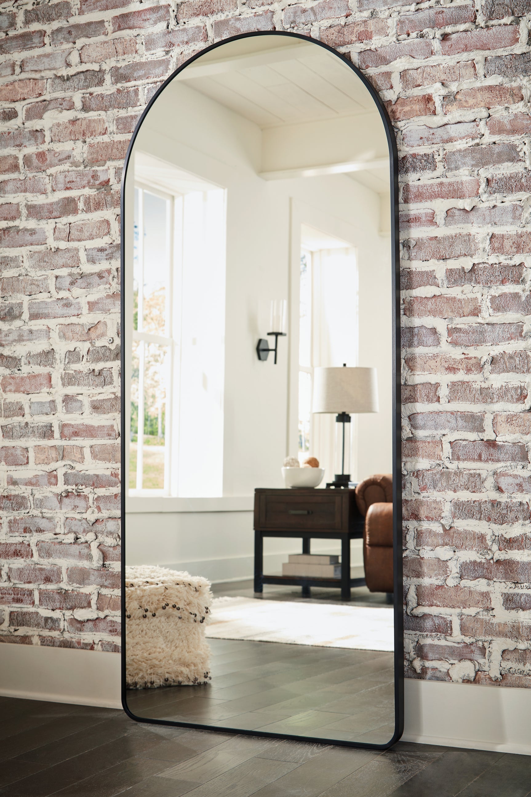 Sethall Mirror - Tampa Furniture Outlet