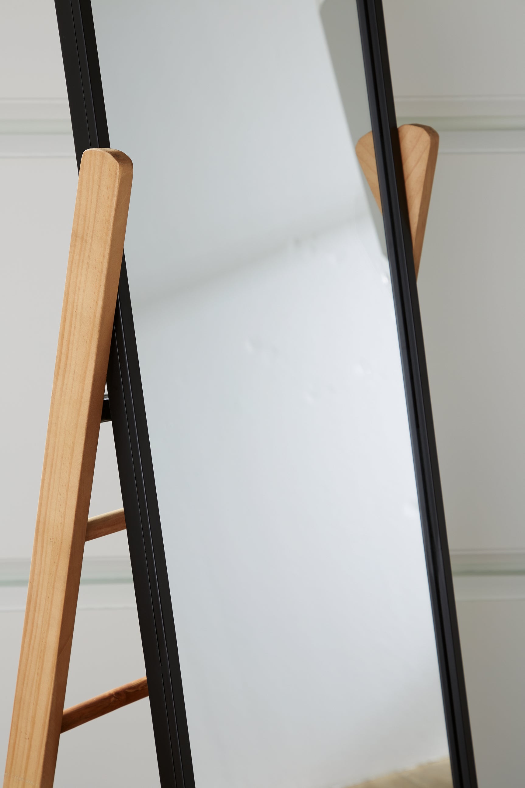 Bronick Mirror - Tampa Furniture Outlet