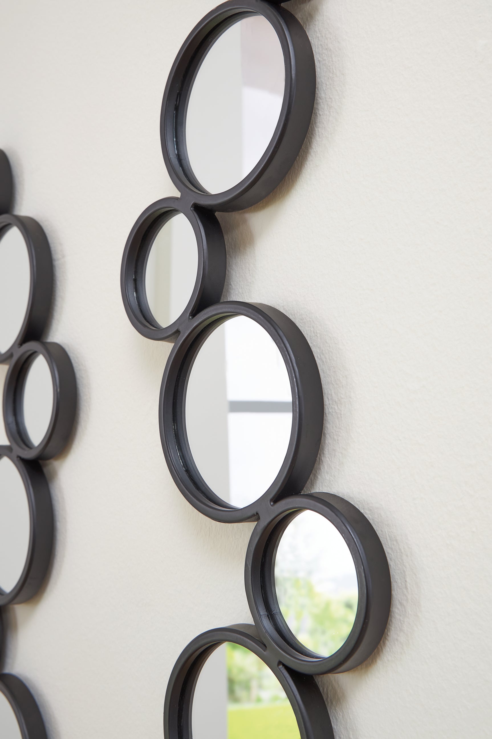 Vinler Mirror - Tampa Furniture Outlet