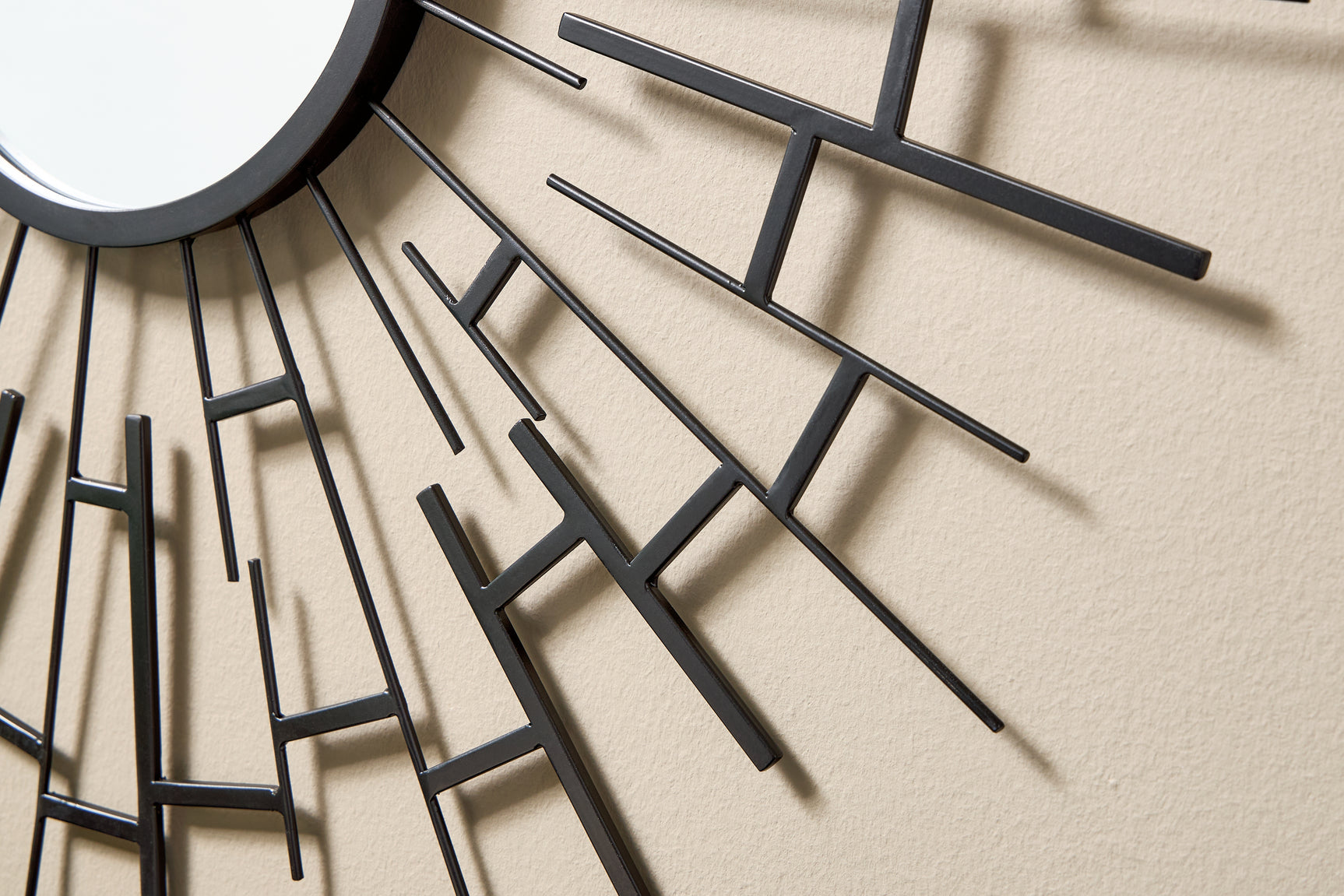 Garrenworth Mirror - Tampa Furniture Outlet