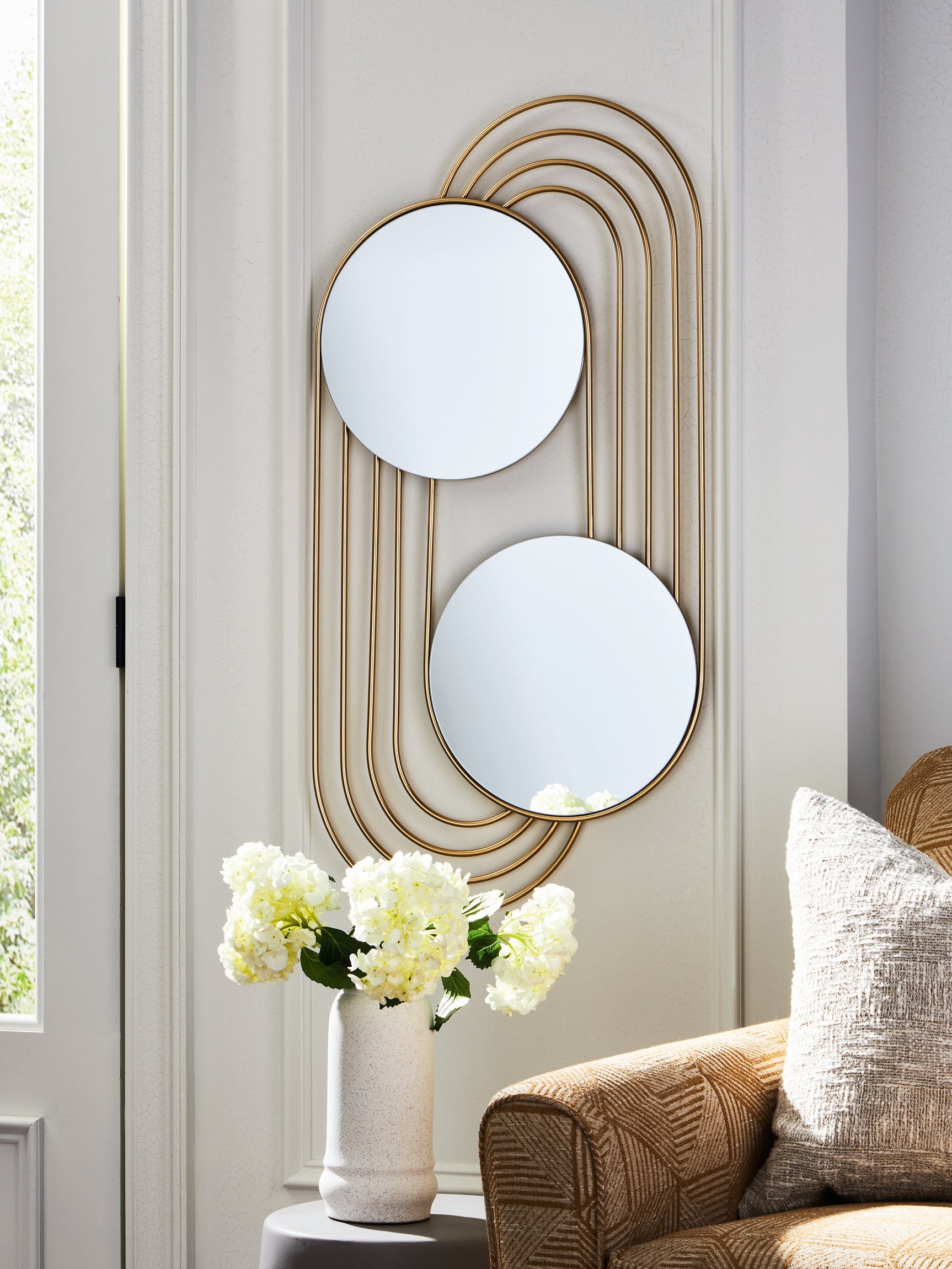 Warrenley Mirror - Tampa Furniture Outlet