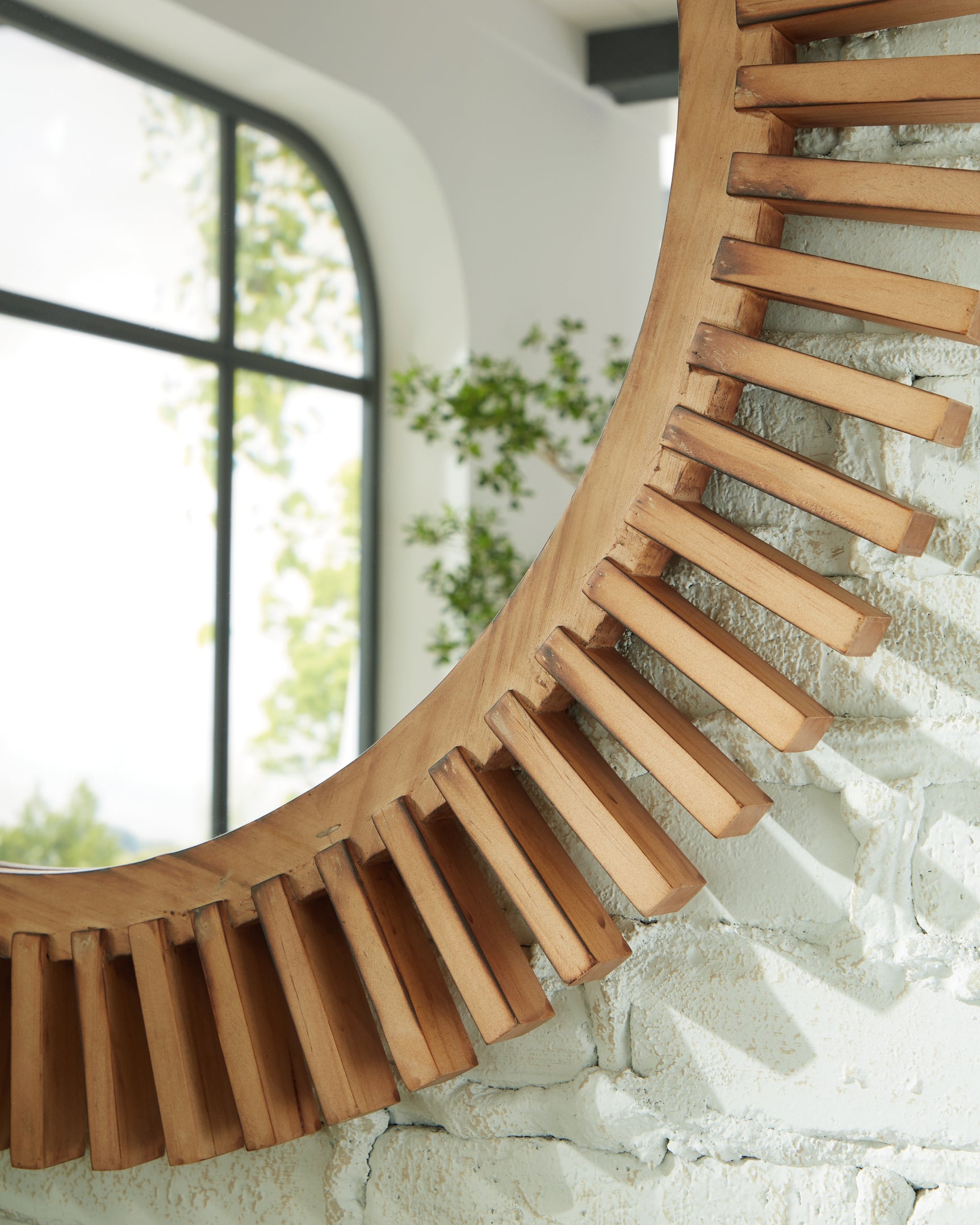 Tedwell Mirror - Tampa Furniture Outlet