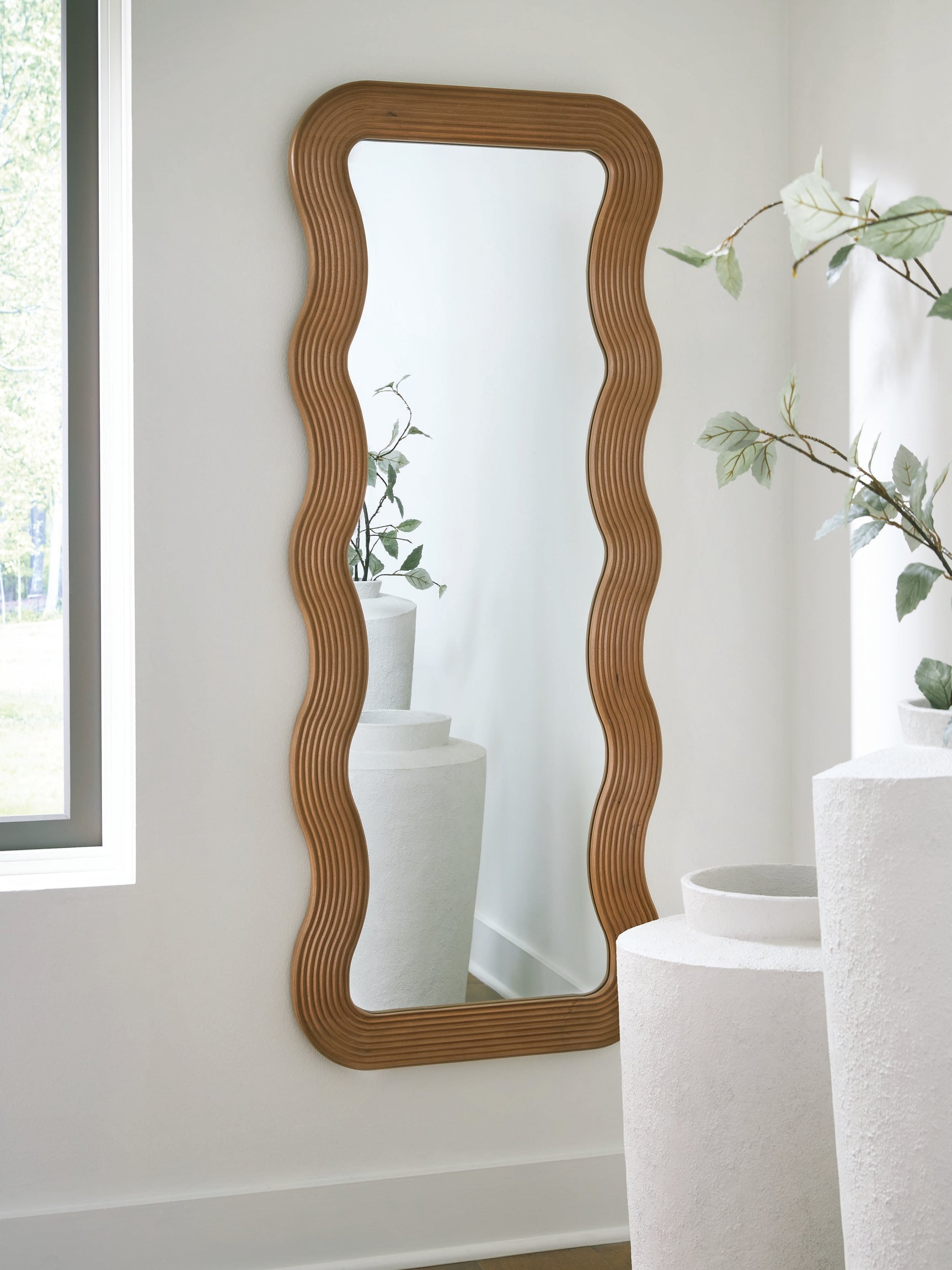 Tampa Furniture Outlet - Ashley Furniture - Ellisonville Mirror - Floor Mirror / Brown - A8010413