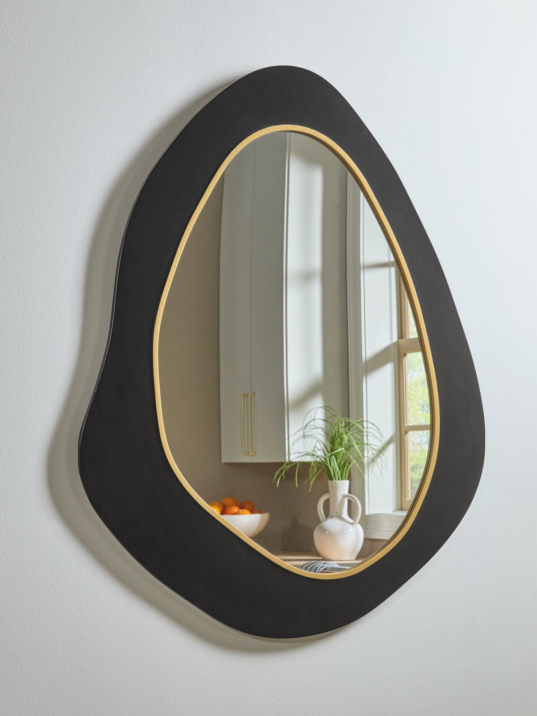 Tampa Furniture Outlet - Ashley Furniture - Kierlock Mirror - Accent Mirror / Black/Gold Finish - A8010414