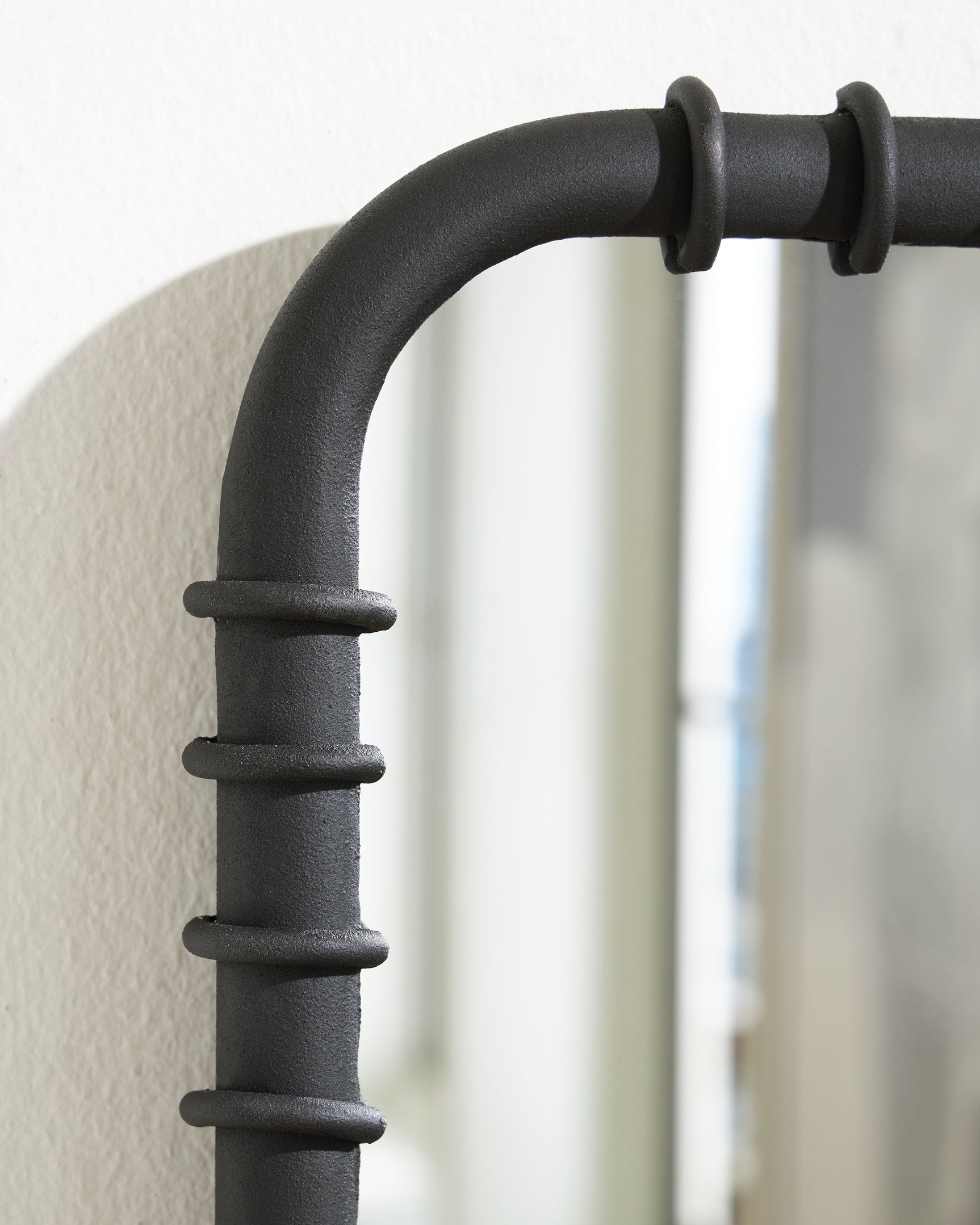 Judlow Mirror - Tampa Furniture Outlet