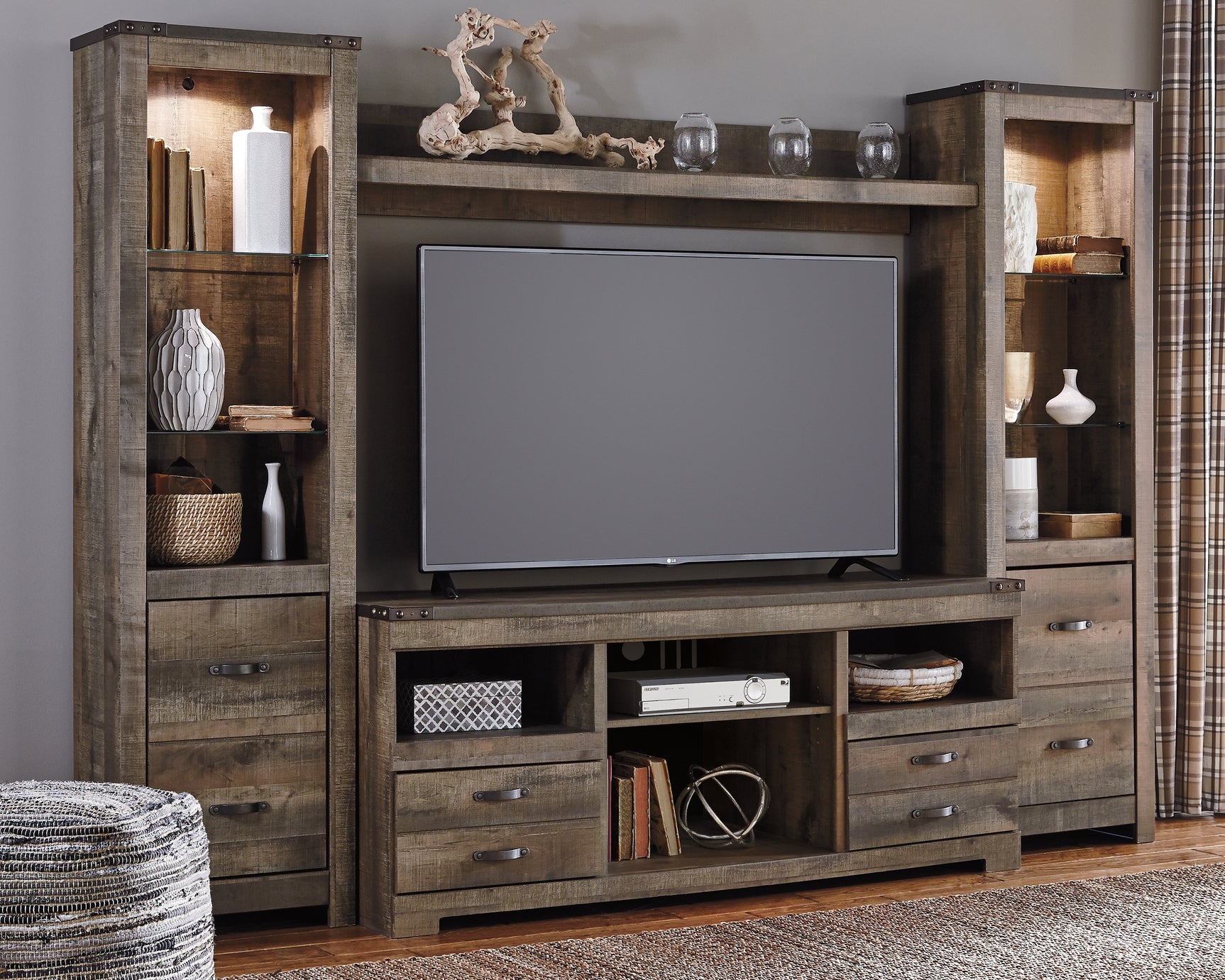 Trinell Entertainment Center - Tampa Furniture Outlet