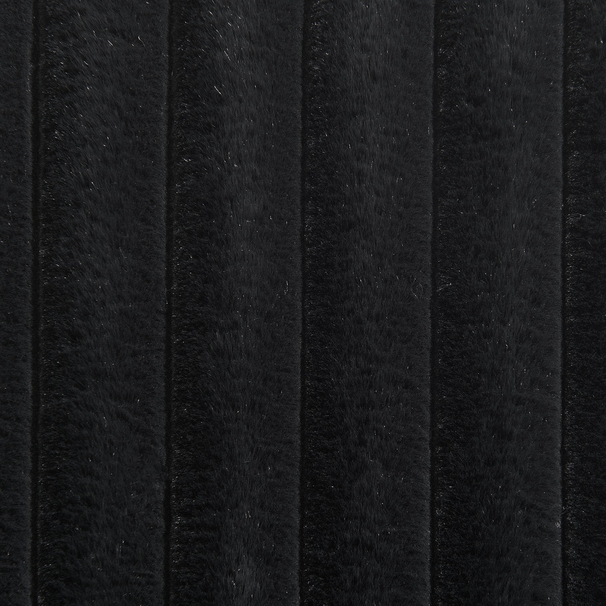 Dominick II Chaise in Masis Black